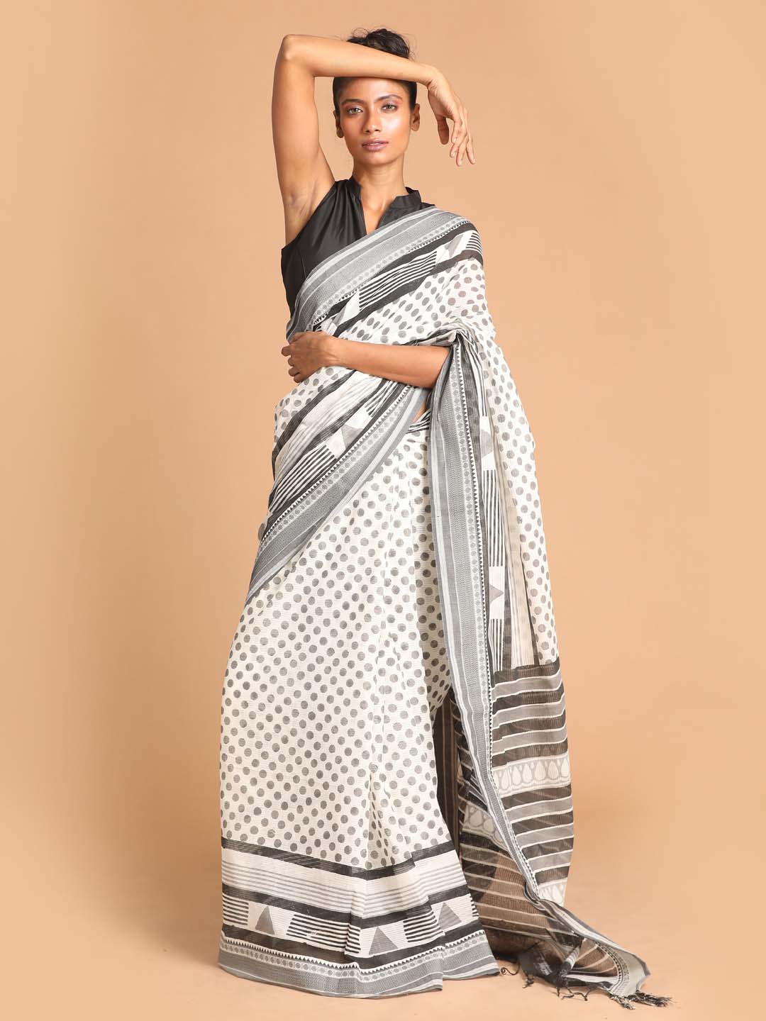 Indethnic Printed Pure Cotton Saree in Black - View 1