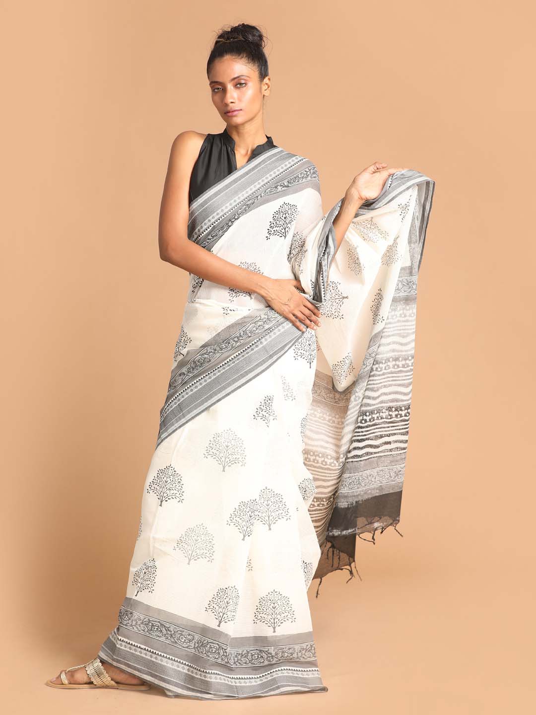 Indethnic Printed Pure Cotton Saree in Black - View 1