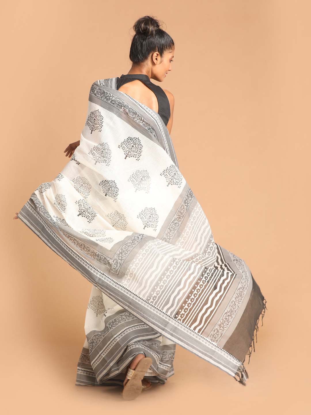 Indethnic Printed Pure Cotton Saree in Black - View 3