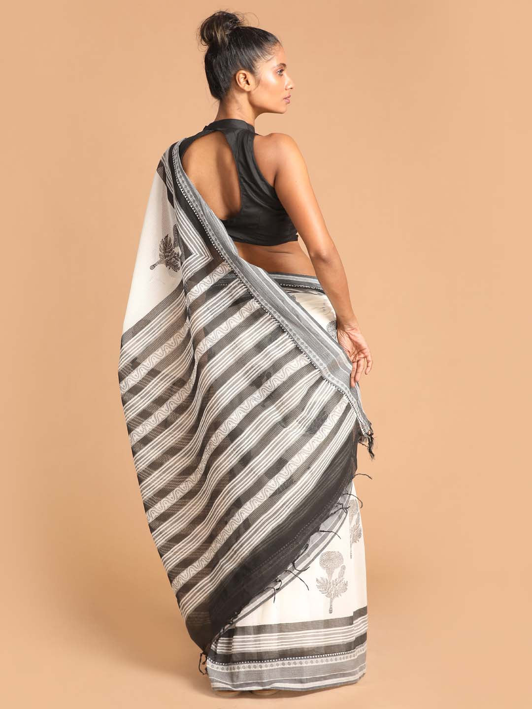 Indethnic Printed Pure Cotton Saree in Black - View 3