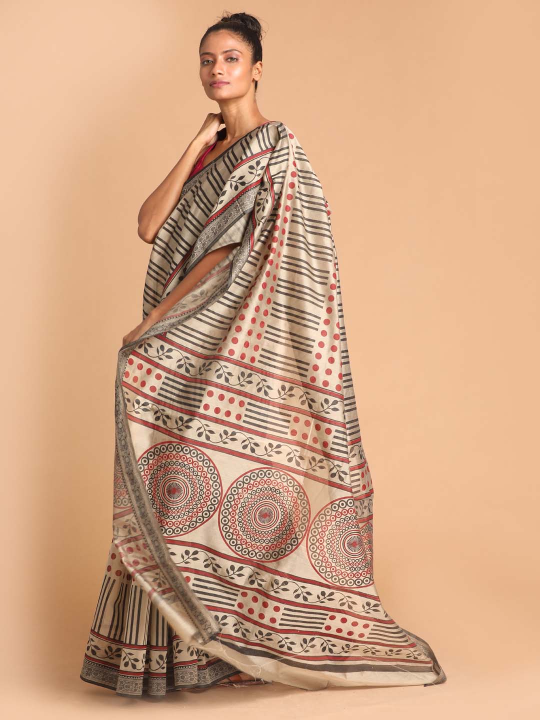 Indethnic Printed Cotton Blend Saree in Black - View 2