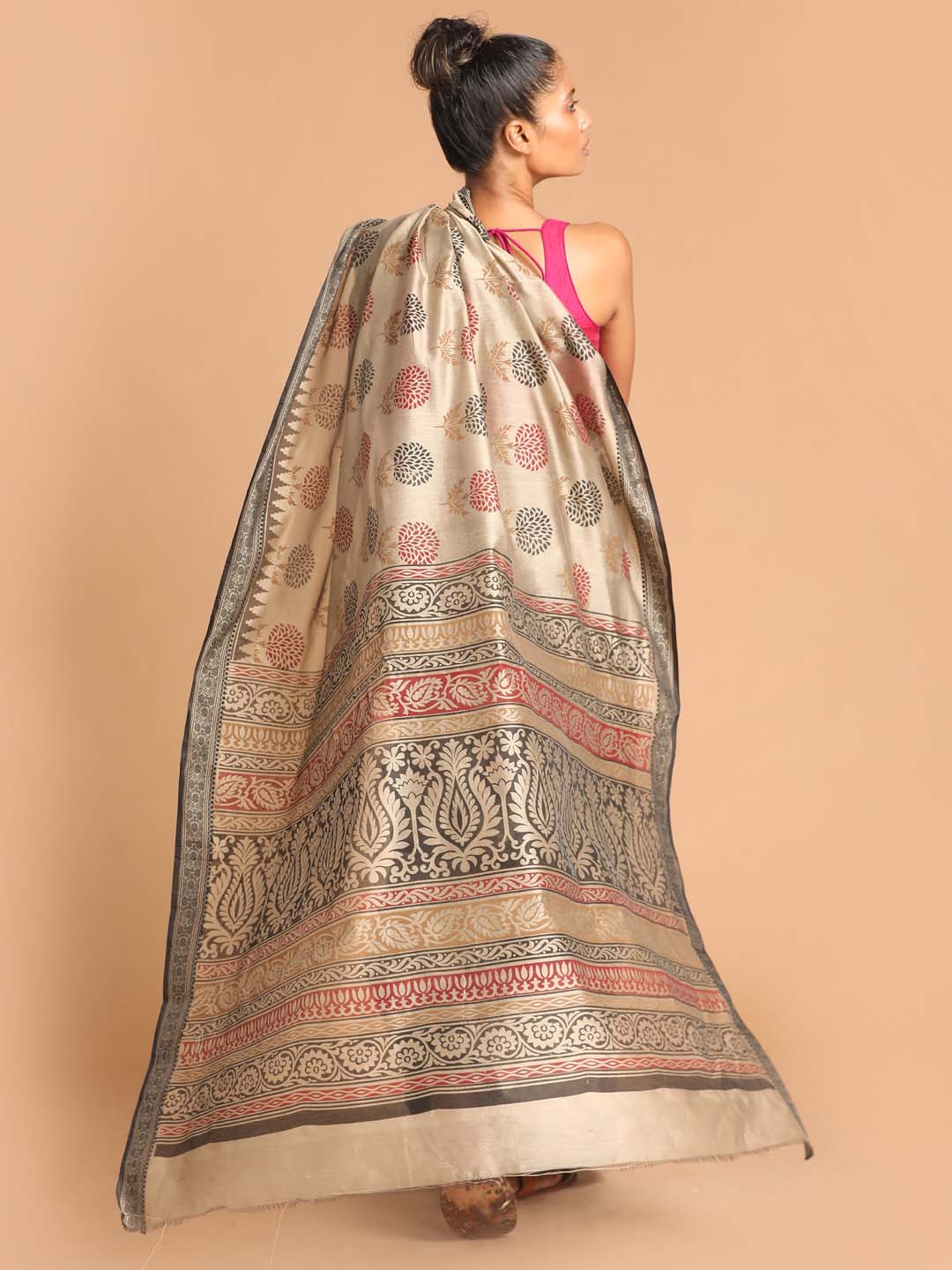 Indethnic Printed Cotton Blend Saree in Black - View 3