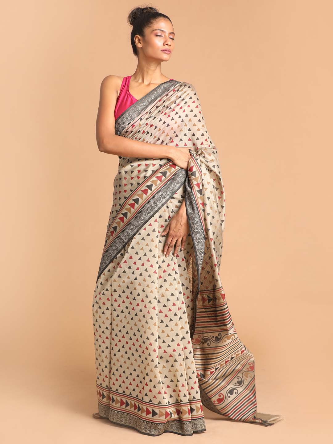 Indethnic Printed Cotton Blend Saree in Black - View 1