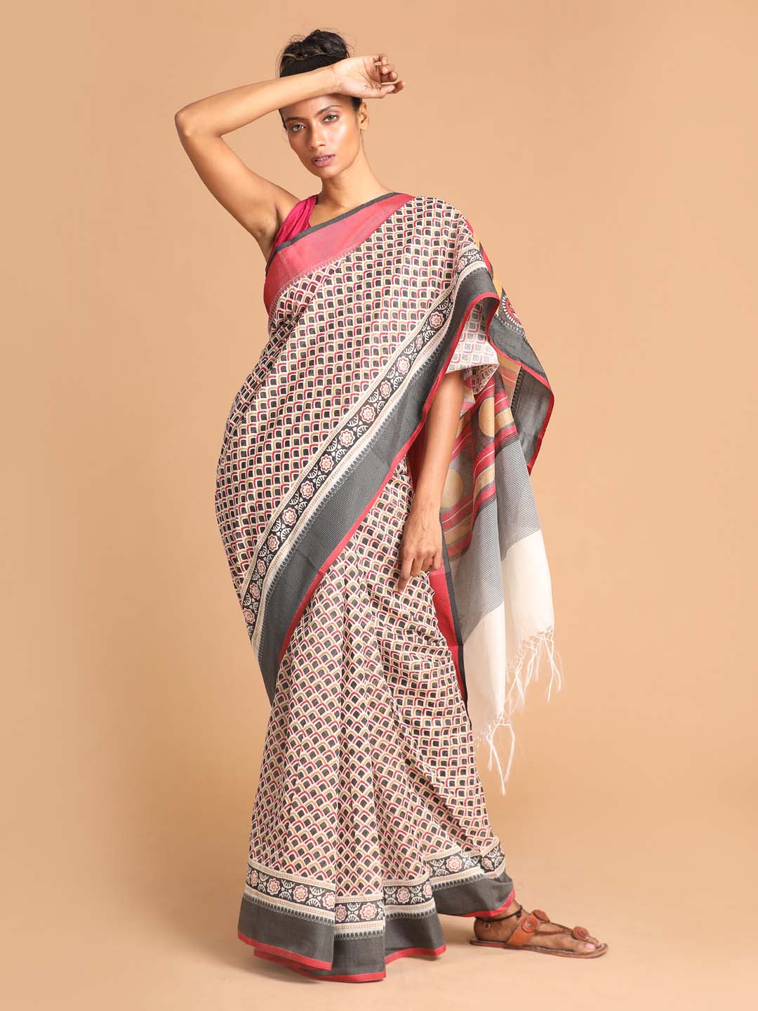 Indethnic Printed Cotton Blend Saree in Black - View 1