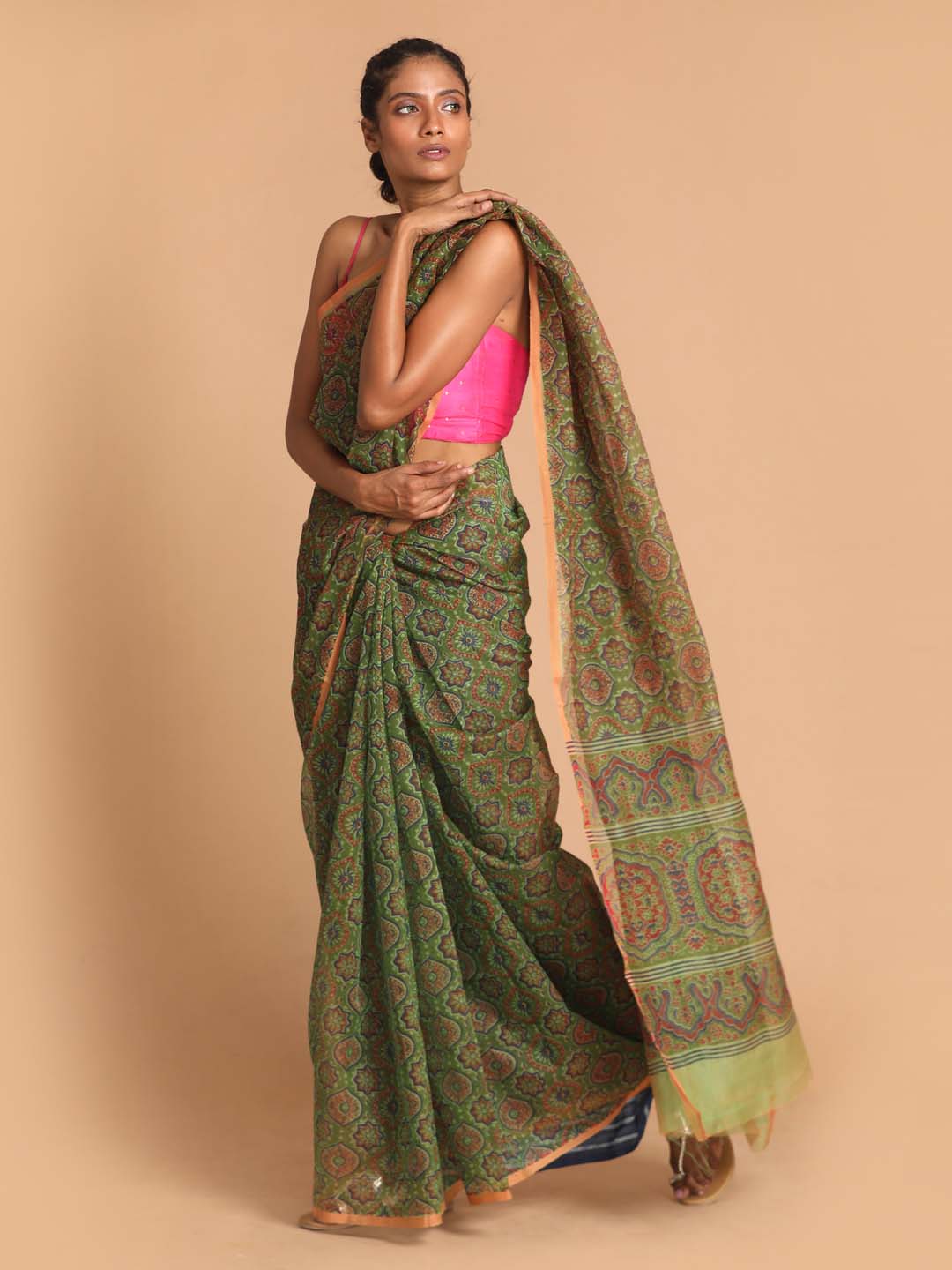 Indethnic Printed Cotton Blend Saree in Green - View 2