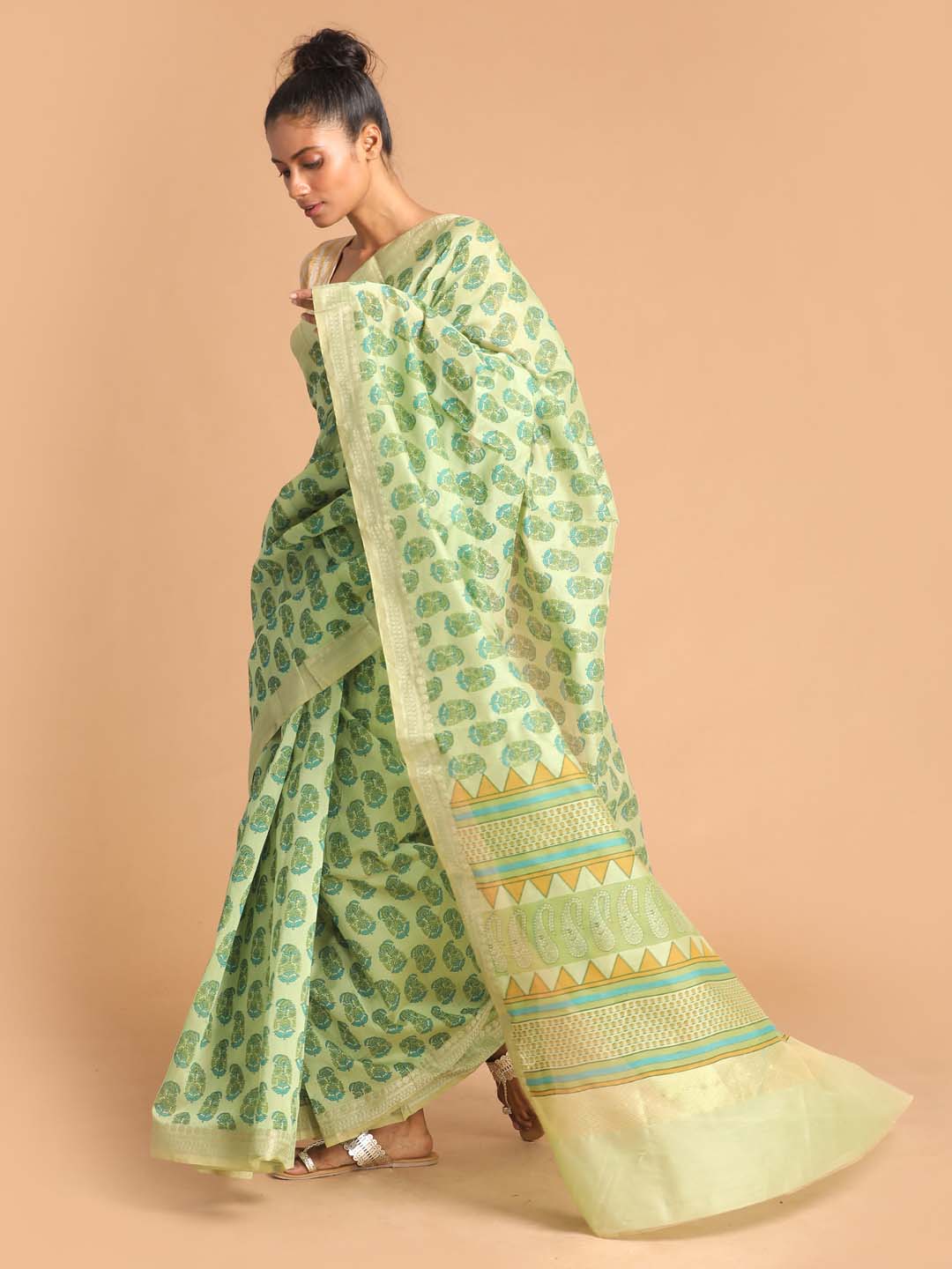 Indethnic Printed Cotton Blend Saree in Green - View 2