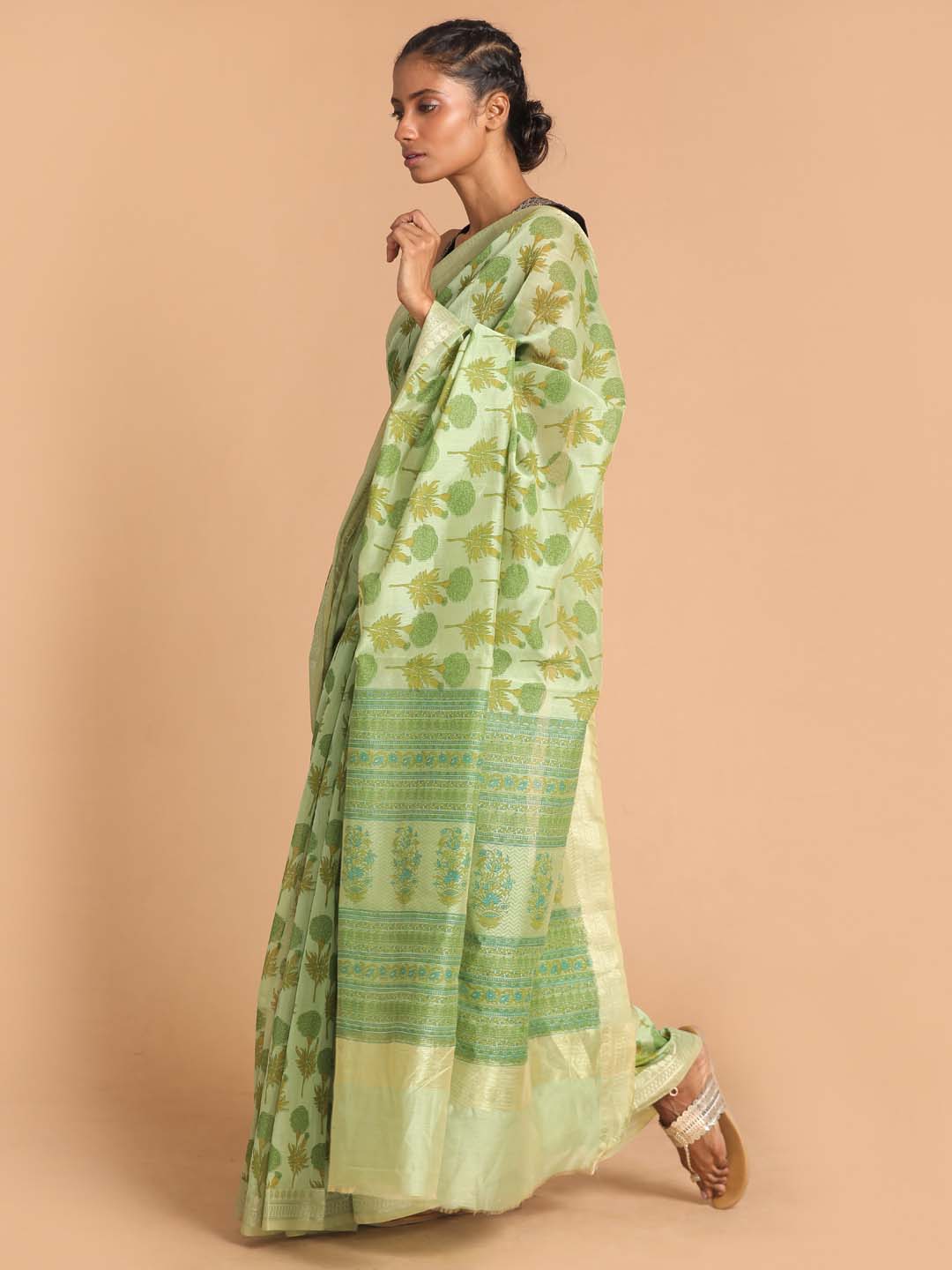 Indethnic Printed Cotton Blend Saree in Green - View 2