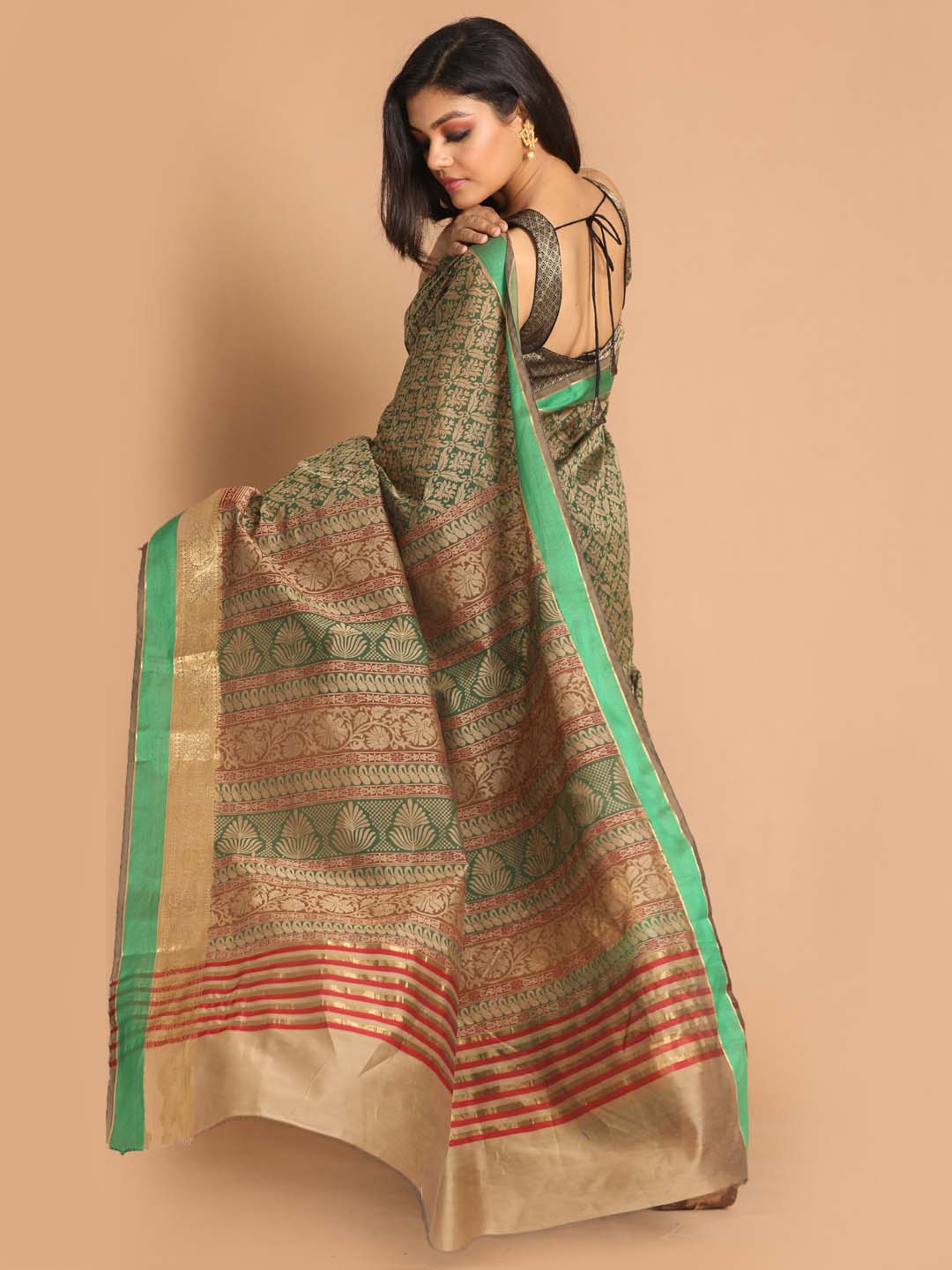 Indethnic Printed Cotton Blend Saree in Green - View 3