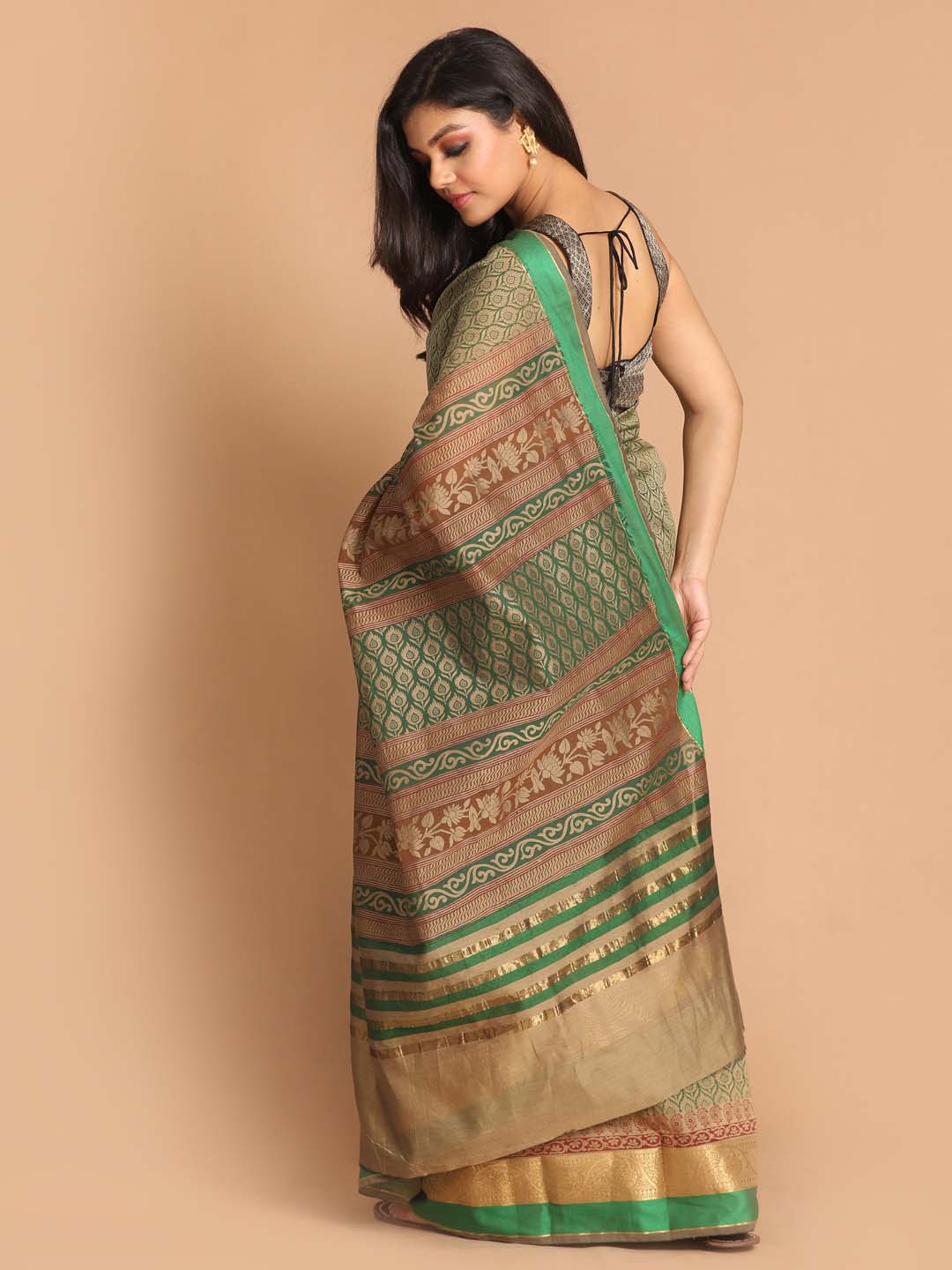 Indethnic Printed Cotton Blend Saree in Green - View 3