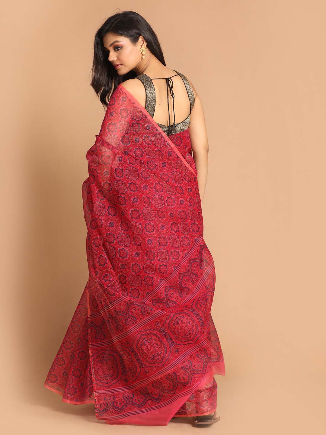 Indethnic Printed Cotton Blend Saree in Magenta - View 3