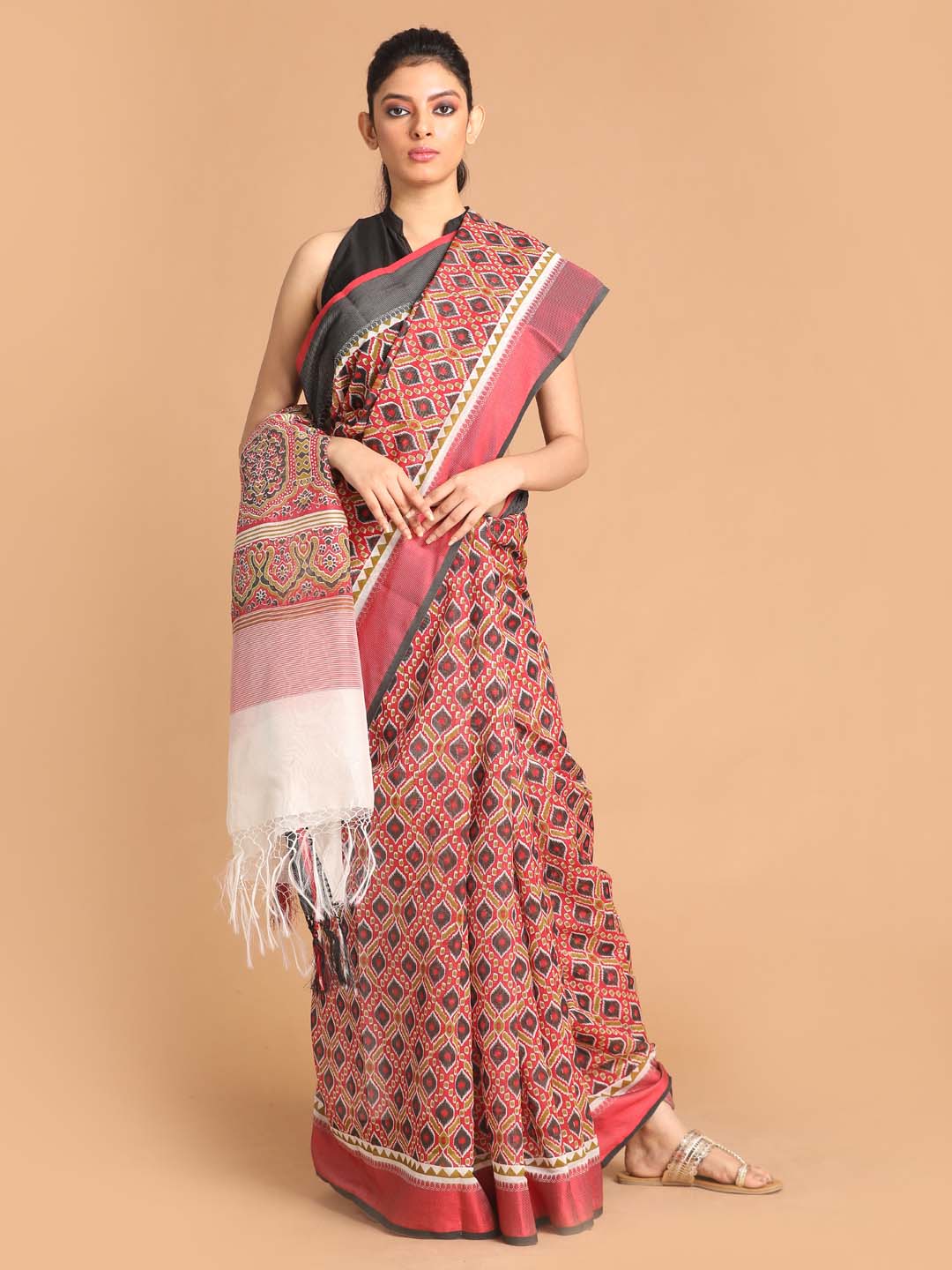 Indethnic Printed Cotton Blend Saree in Maroon - View 1
