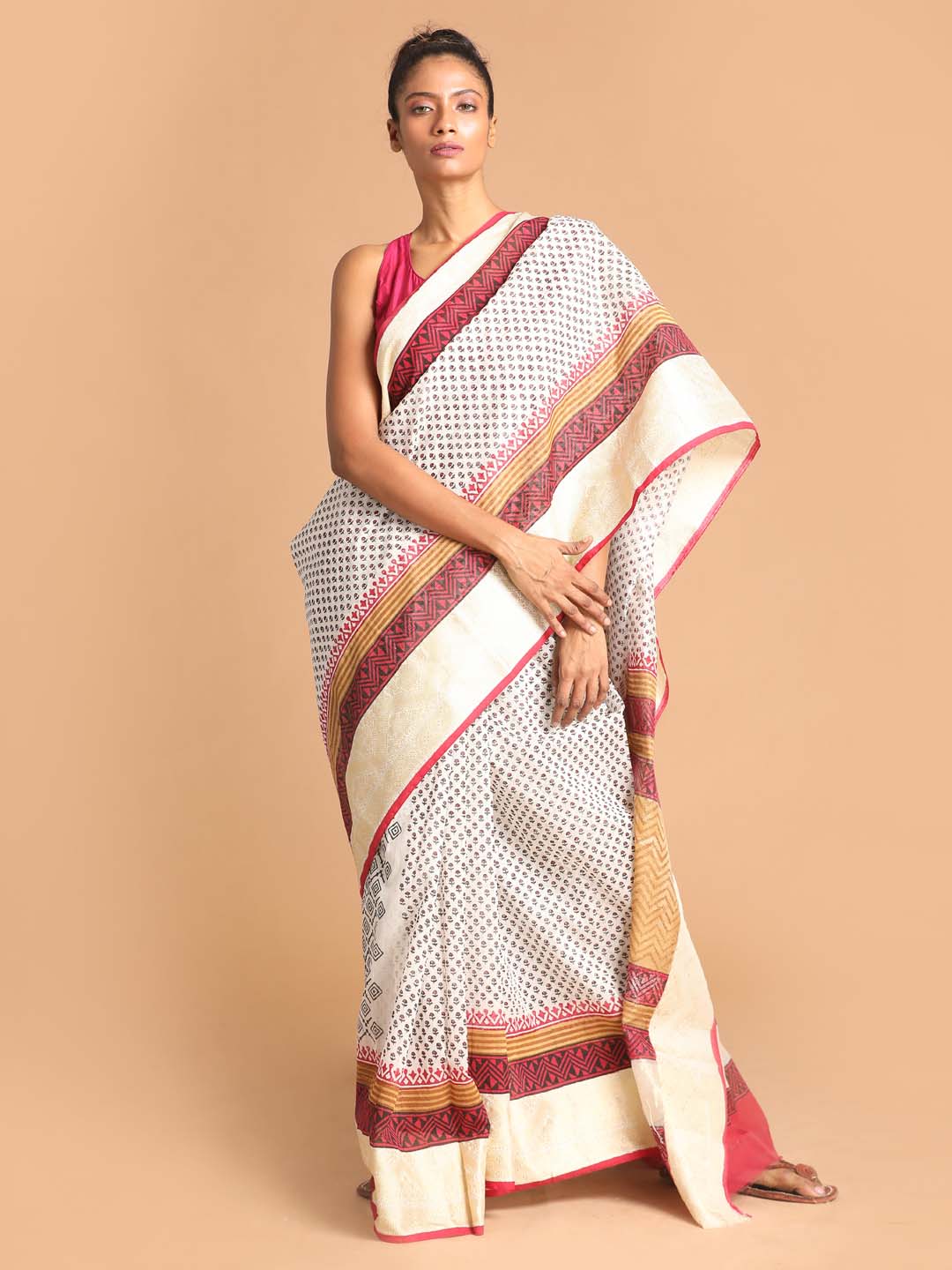 Indethnic Printed Cotton Blend Saree in Maroon - View 2