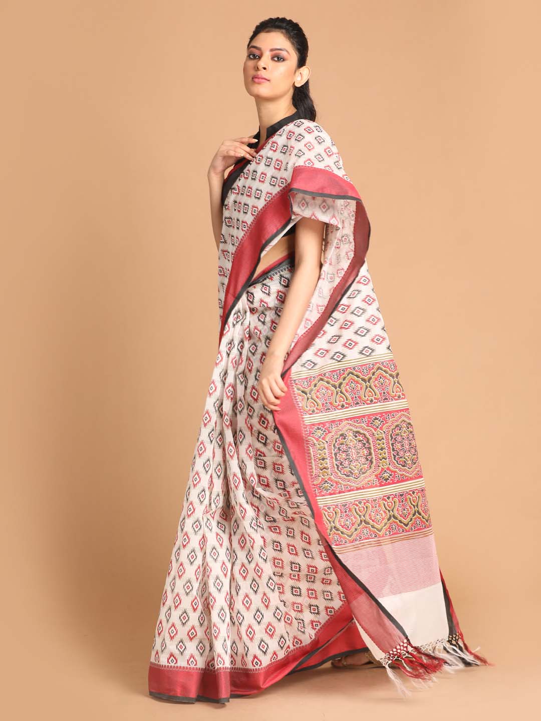 Indethnic Printed Cotton Blend Saree in Maroon - View 2