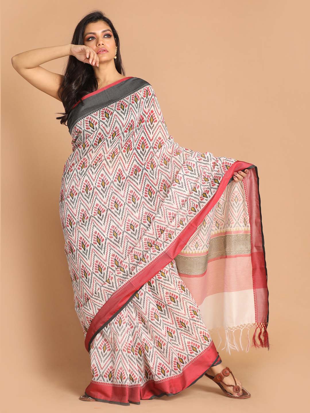 Indethnic Printed Cotton Blend Saree in Maroon - View 1