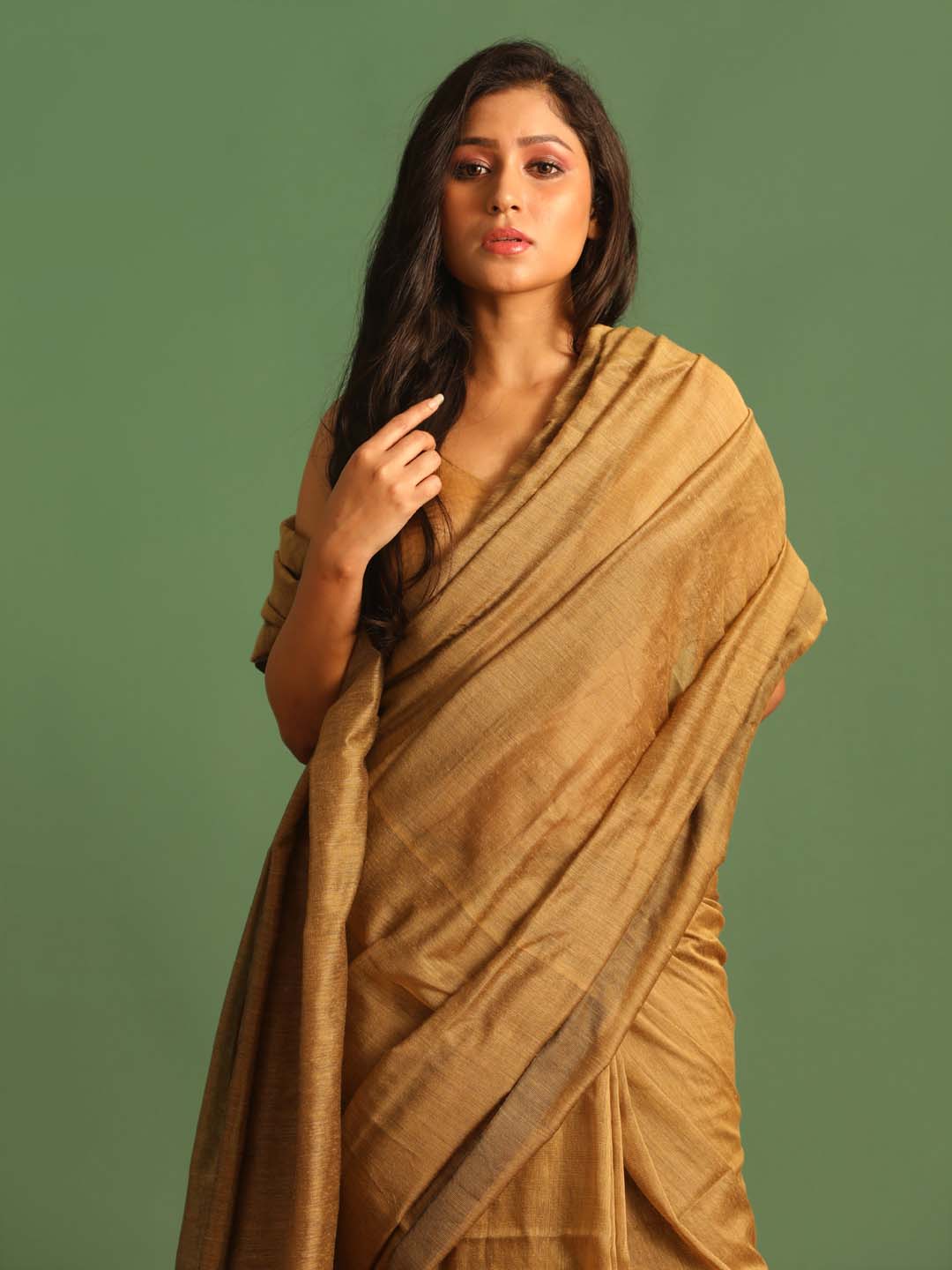 Indethnic Beige Cotton Blend Solid Design Sarees - View 3