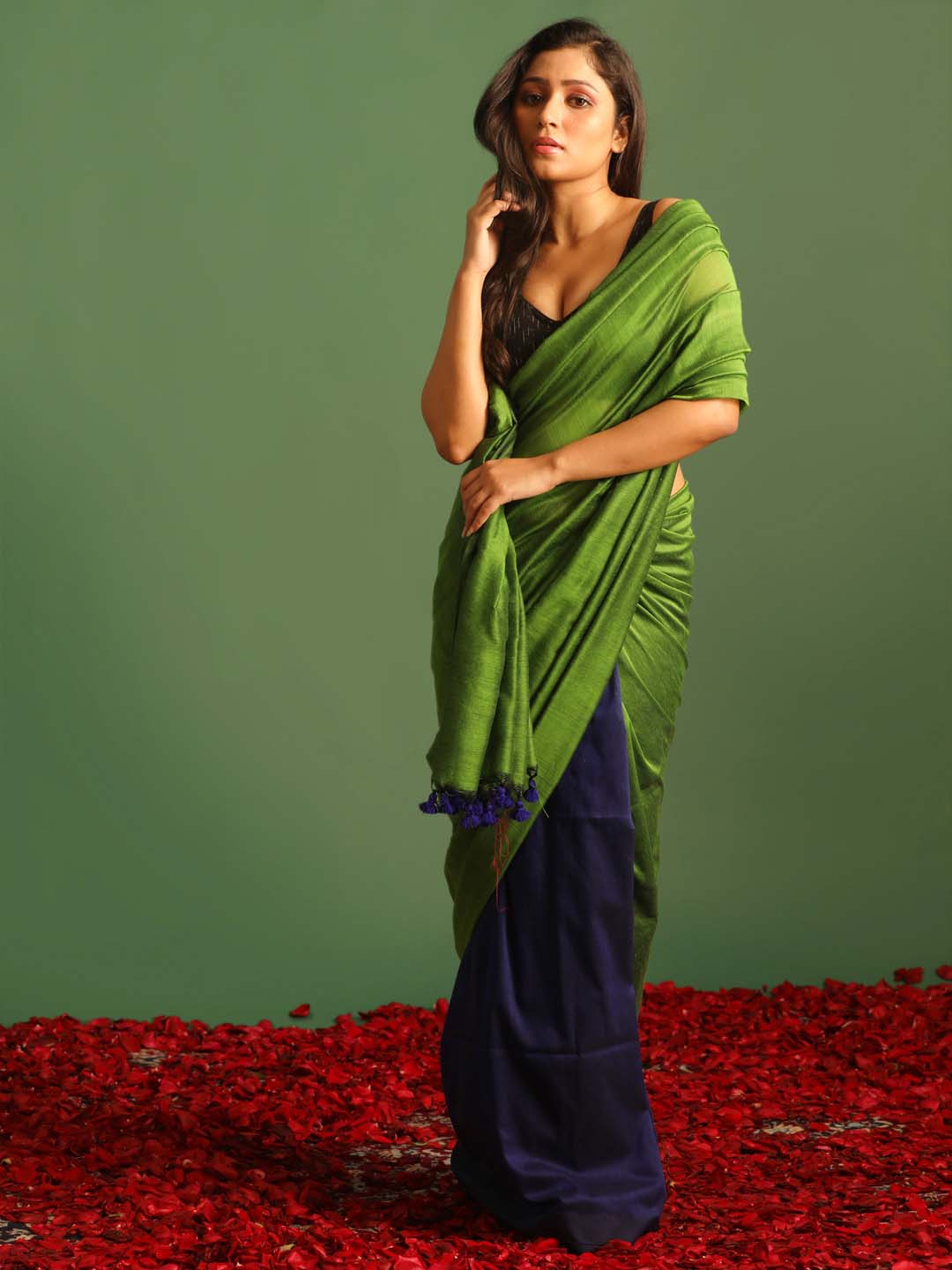 Indethnic Green & Blue Cotton Blend Solid Design Sarees - View 2