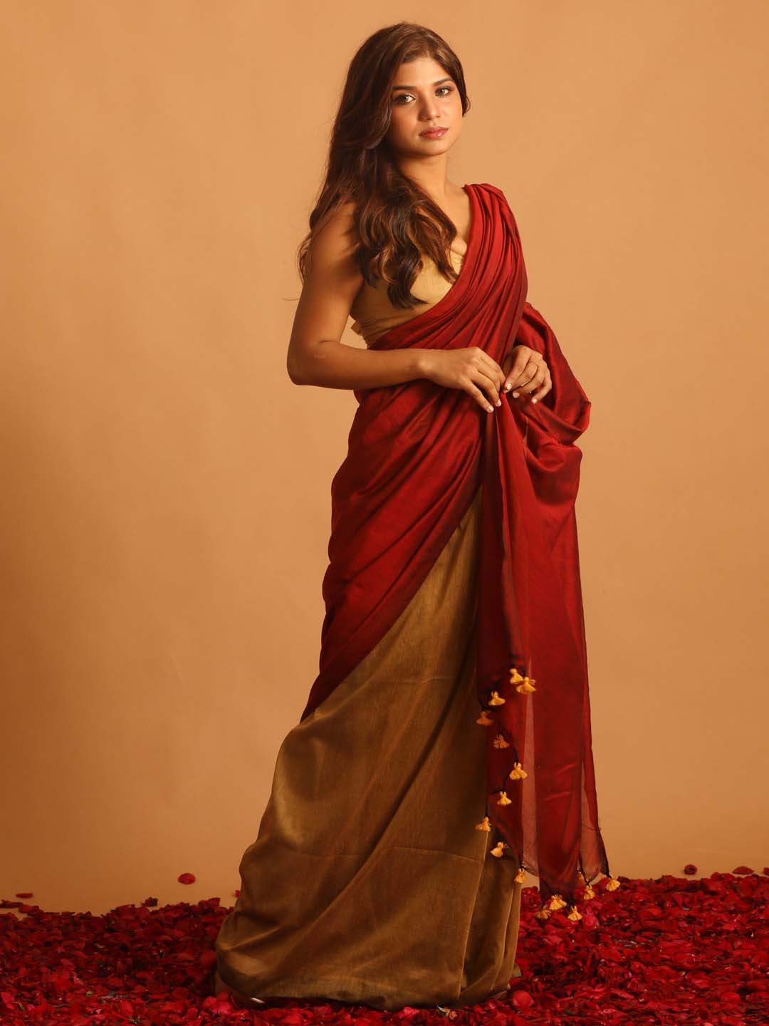 Indethnic Red & Mustard Cotton Blend Solid Design Sarees - View 2