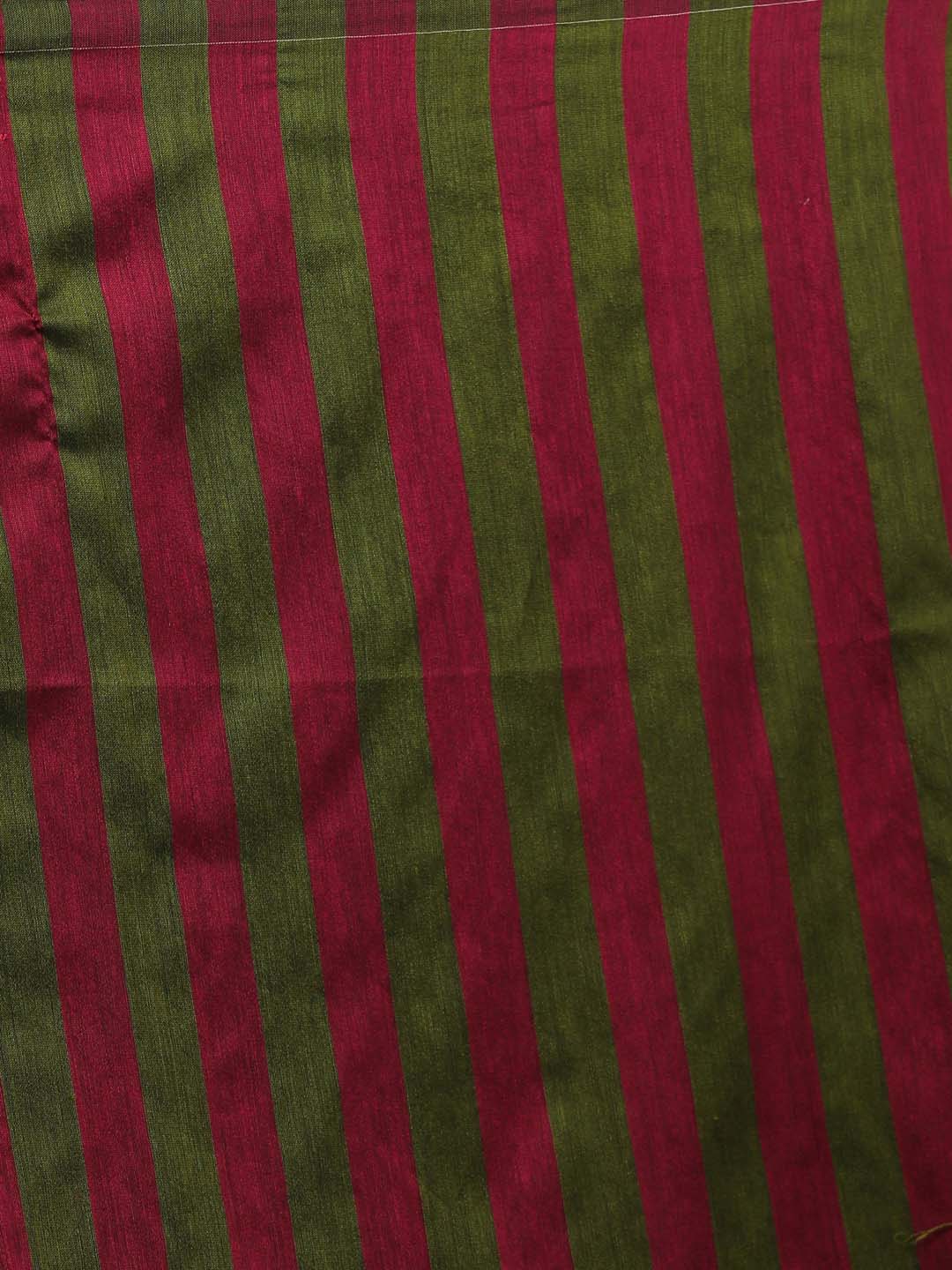 Indethnic Green Saree with Pink Striped Pleats and Pallu - Saree Detail View
