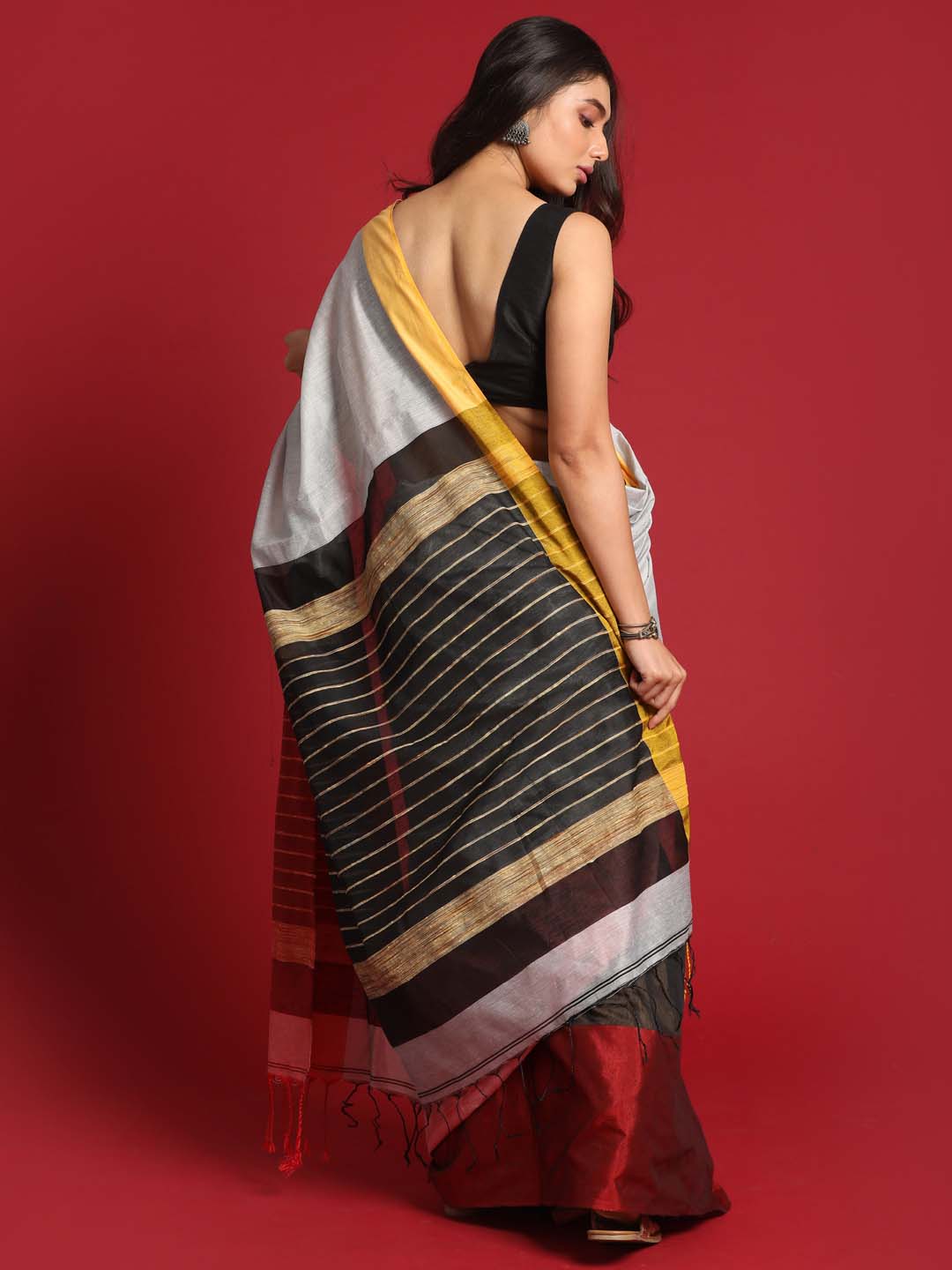 Indethnic Grey and Black Solid Colour Blocked Saree - View 3