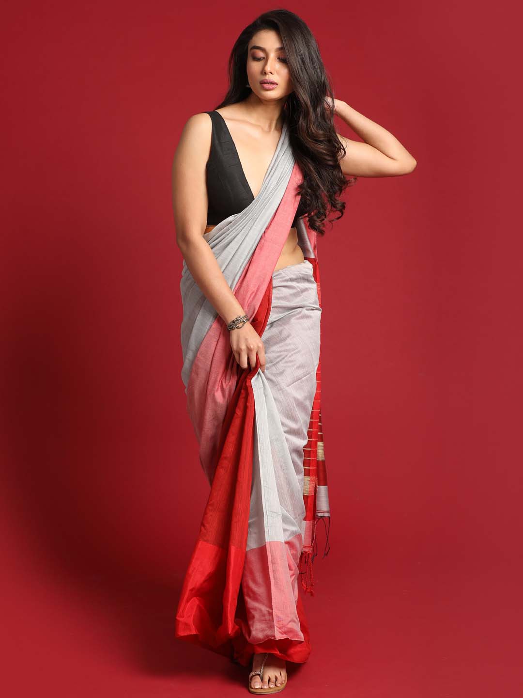 Indethnic Grey and Red Solid Colour Blocked Saree - View 1