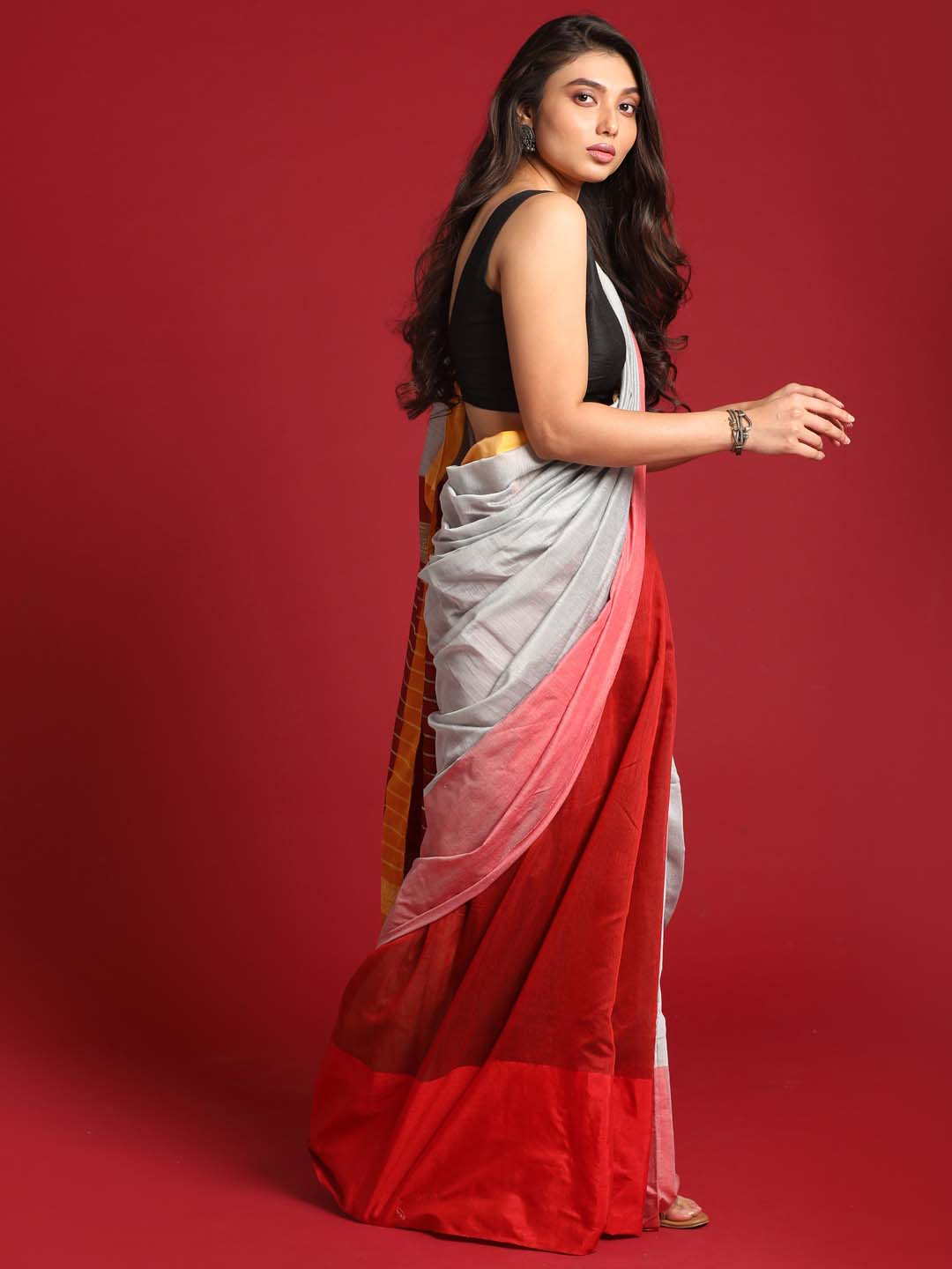 Indethnic Grey and Red Solid Colour Blocked Saree - View 2