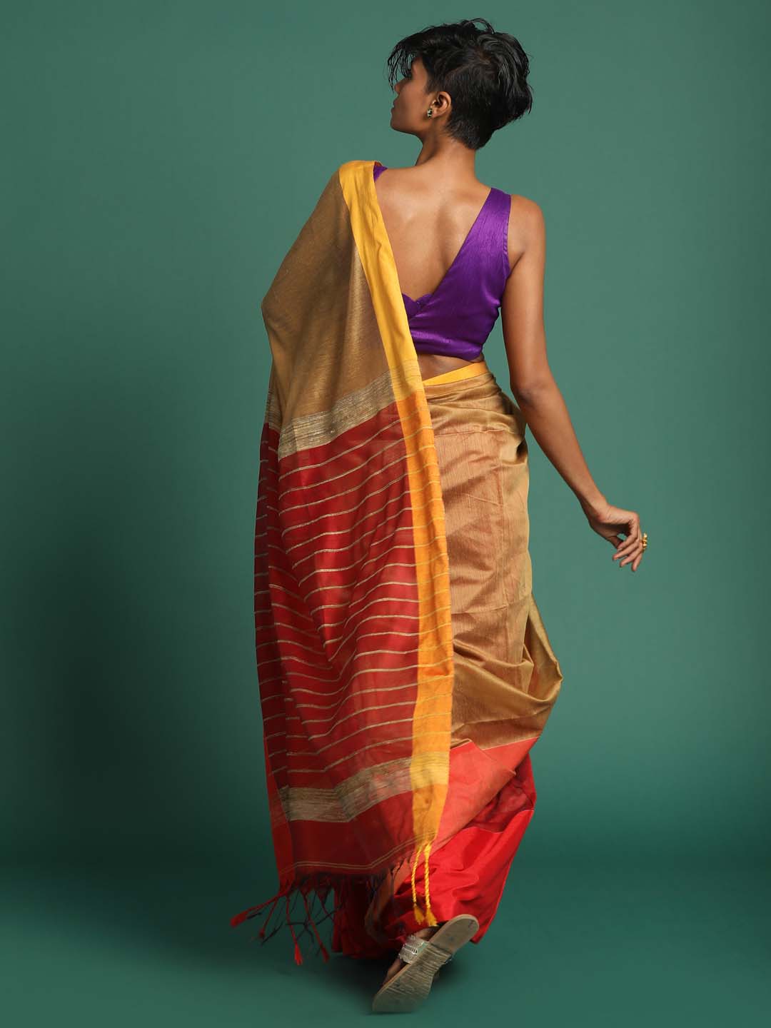 Indethnic Beige and Red Solid Colour Blocked Saree - View 3