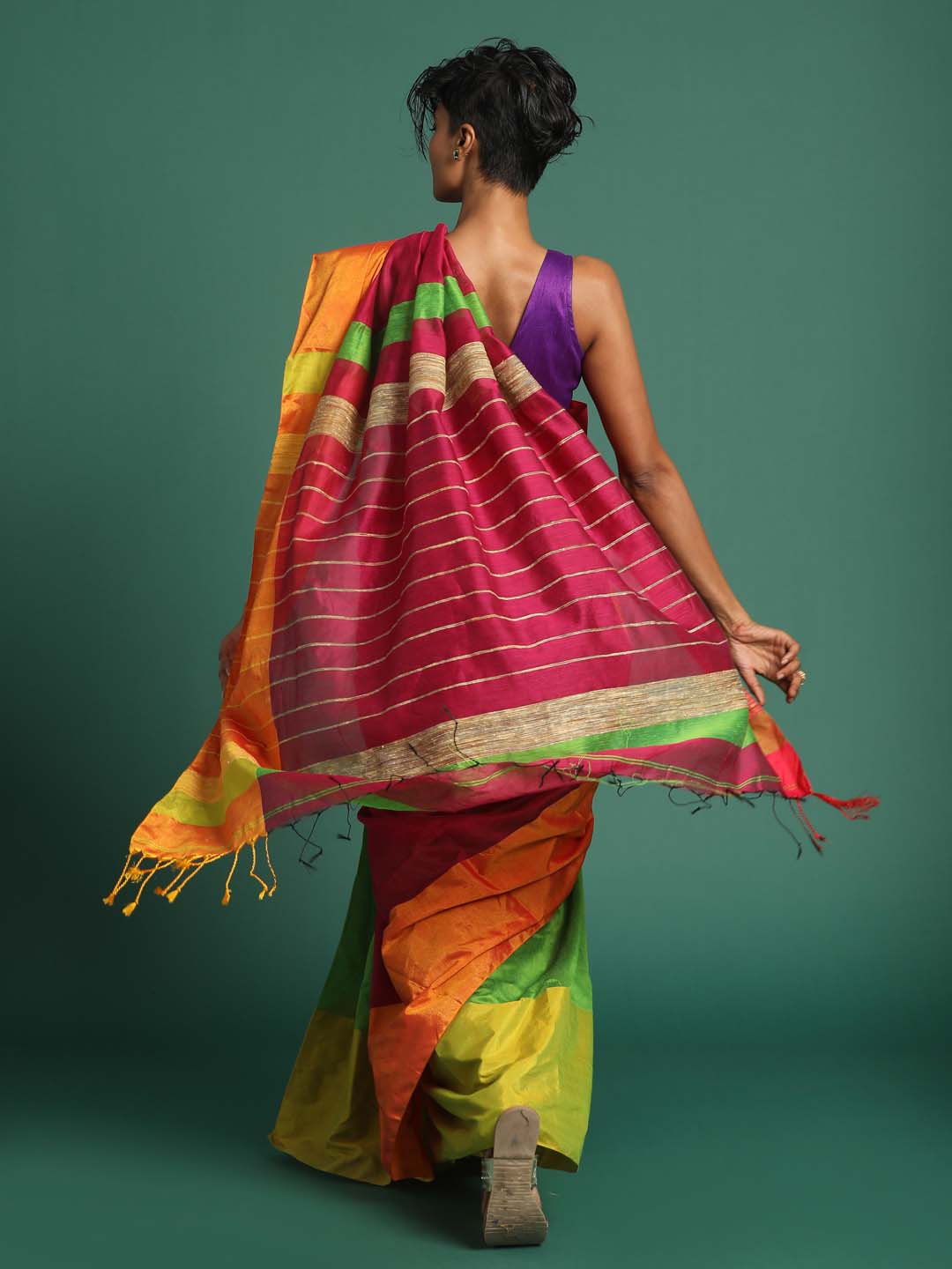 Indethnic Magenta and Green Solid Colour Blocked Saree - View 3