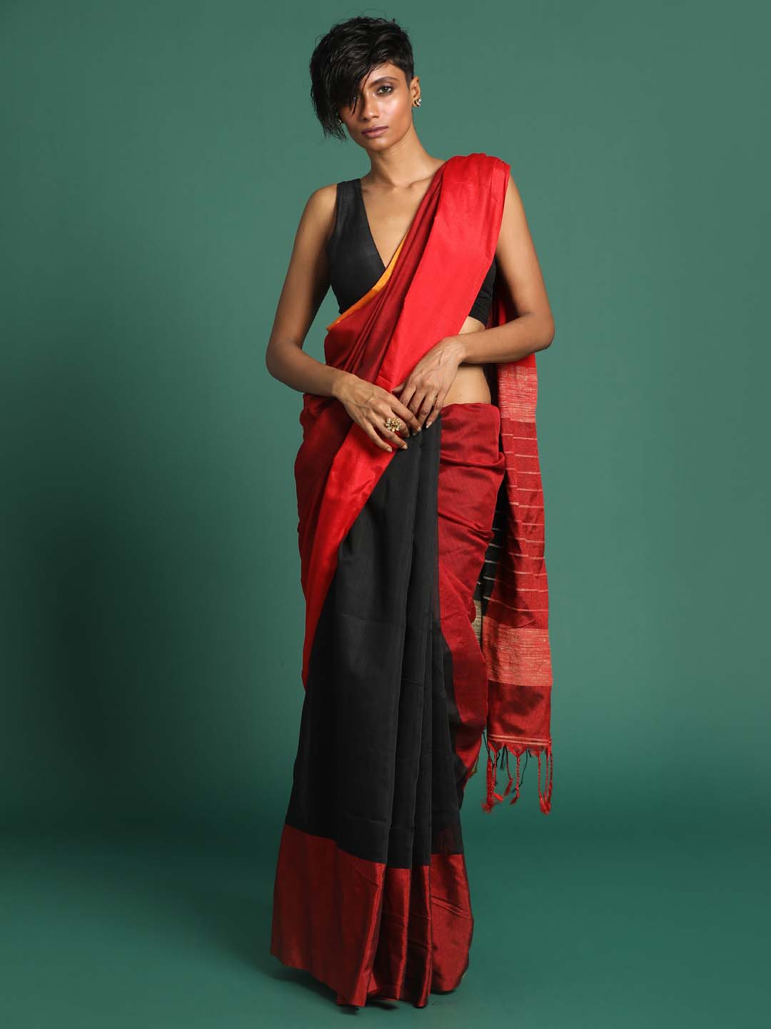 Indethnic Black and red Solid Colour Blocked Saree - View 1