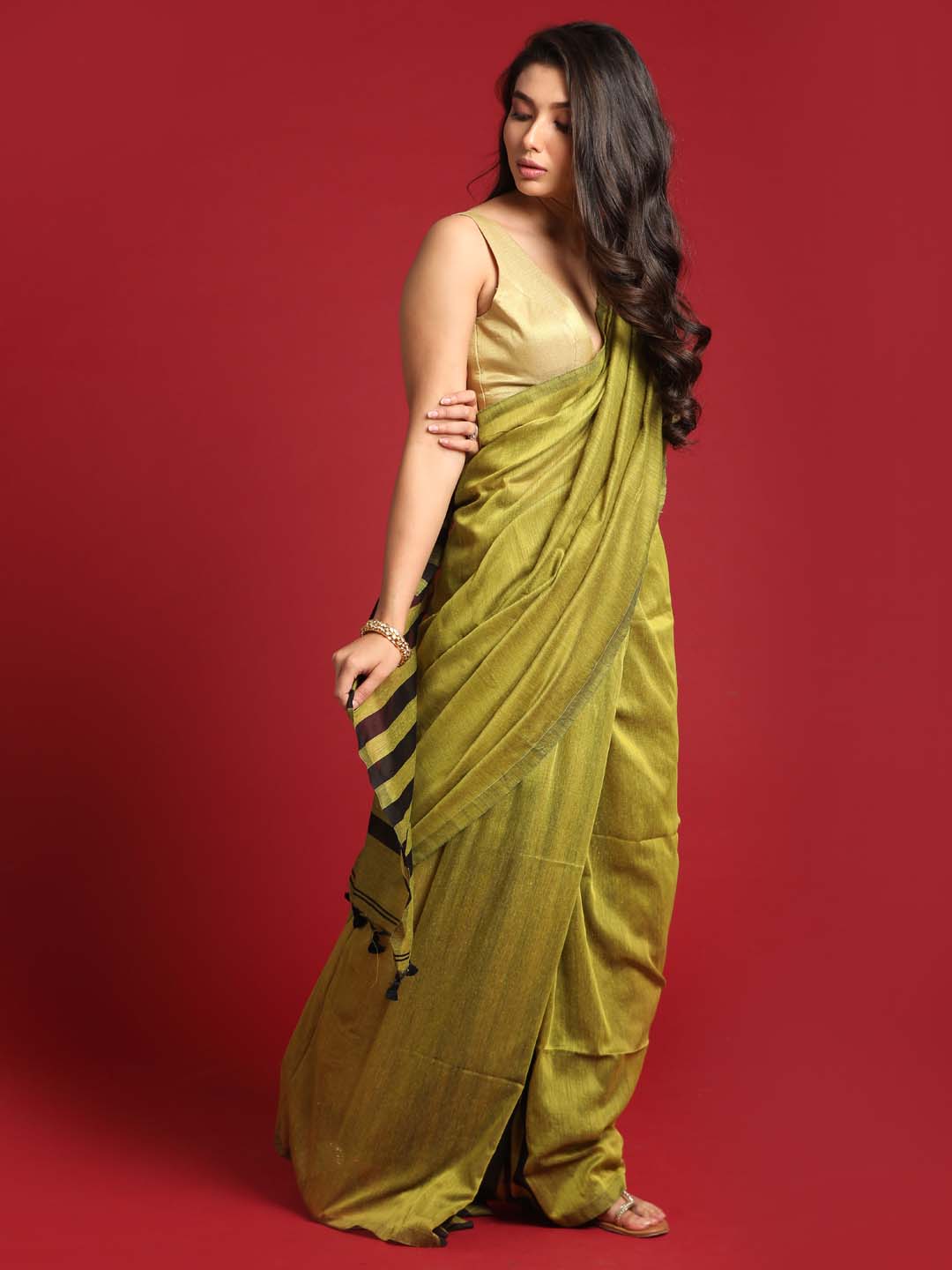 Indethnic Olive saree with Black Striped Pleats and Pallu - View 2