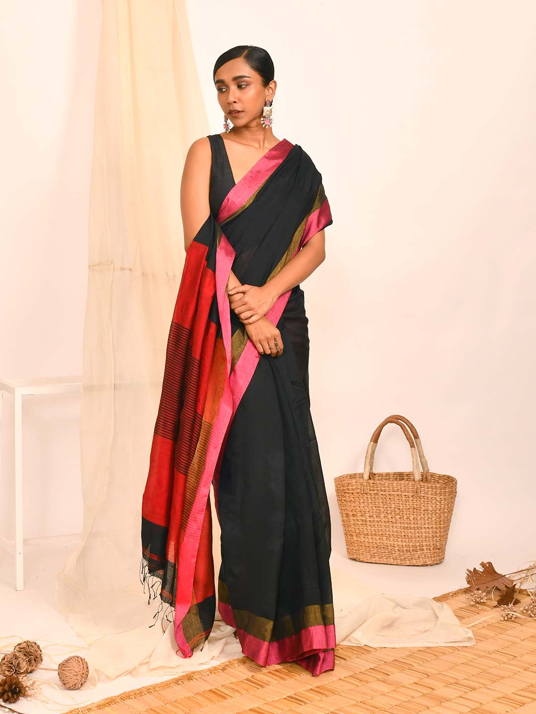 MIDNIGHT BLOSSOM (BENGAL HANDLOOM 100% PURE COTTON SAREE)
