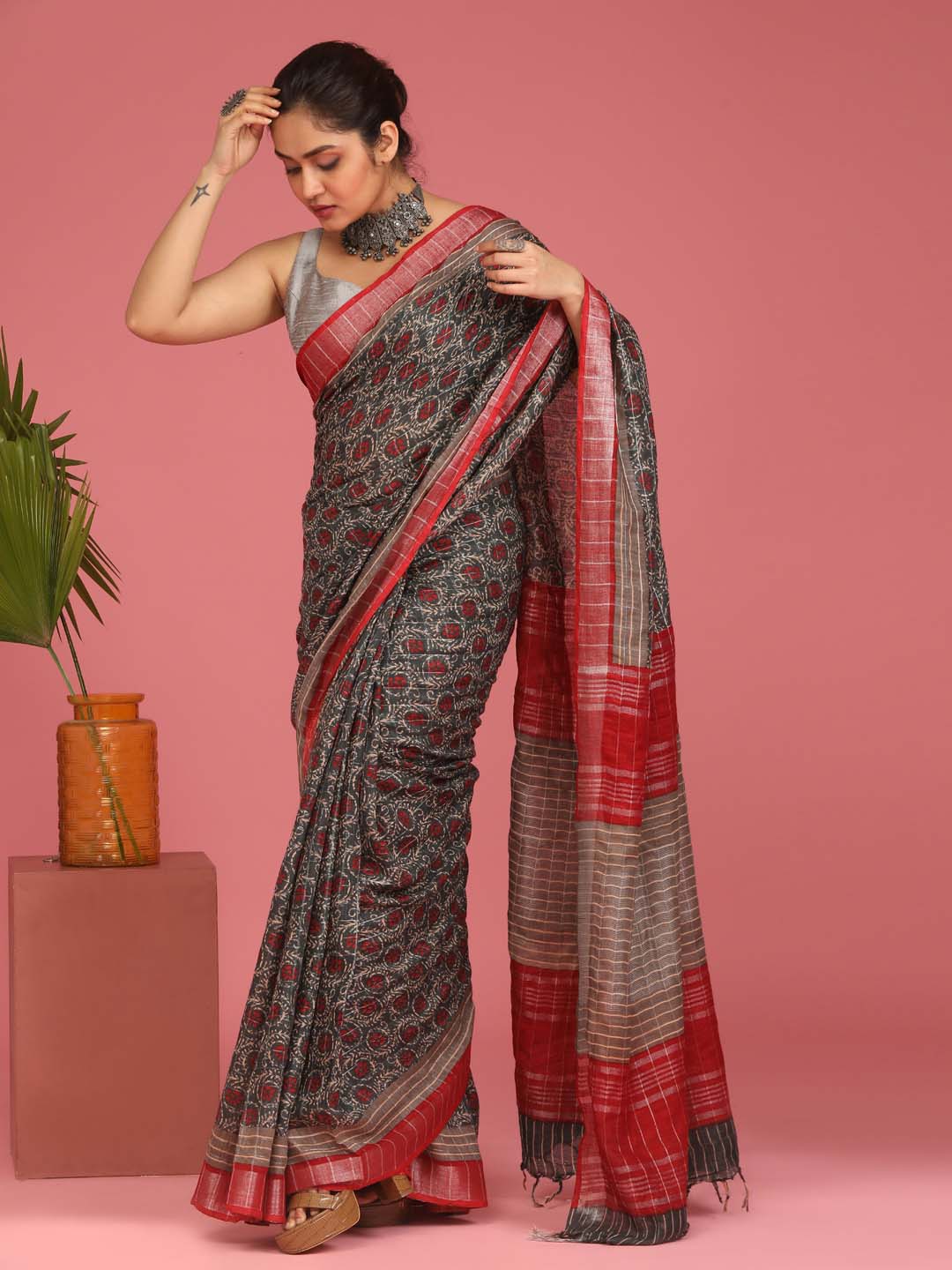 Indethnic Black Liva Printed Saree - View 2