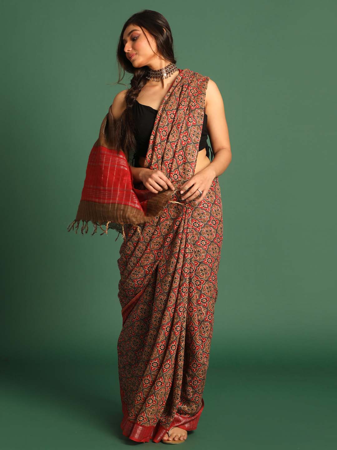 Indethnic Red Liva Printed Saree - View 2