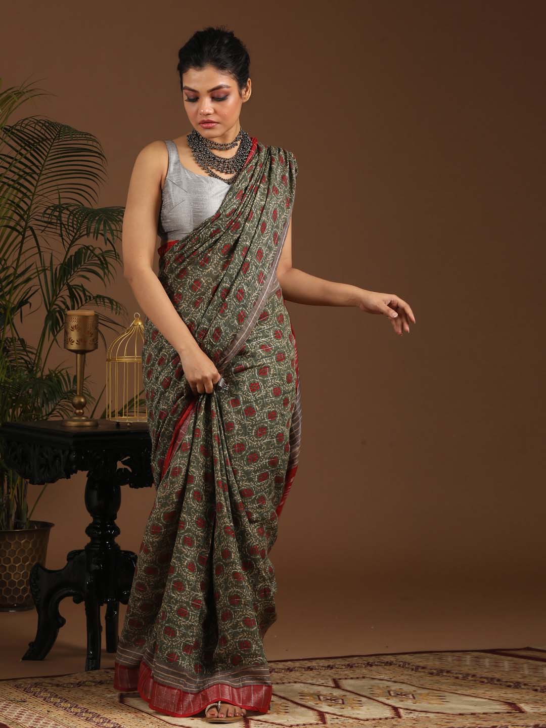 Indethnic Green Liva Printed Saree - View 1