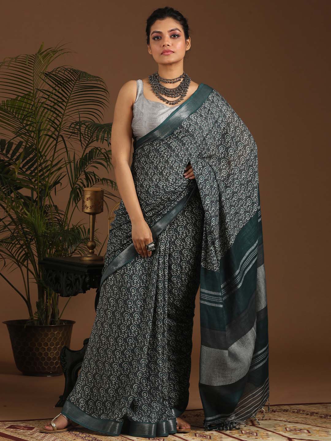 Indethnic Green Liva Printed Saree - View 2