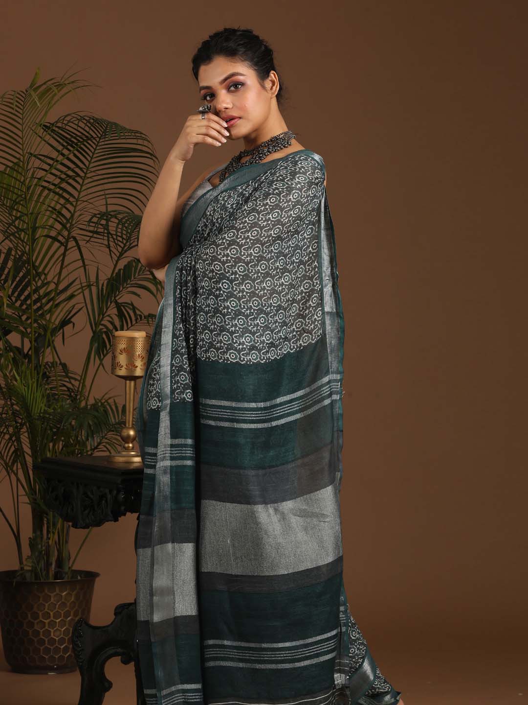 Indethnic Green Liva Printed Saree - View 1