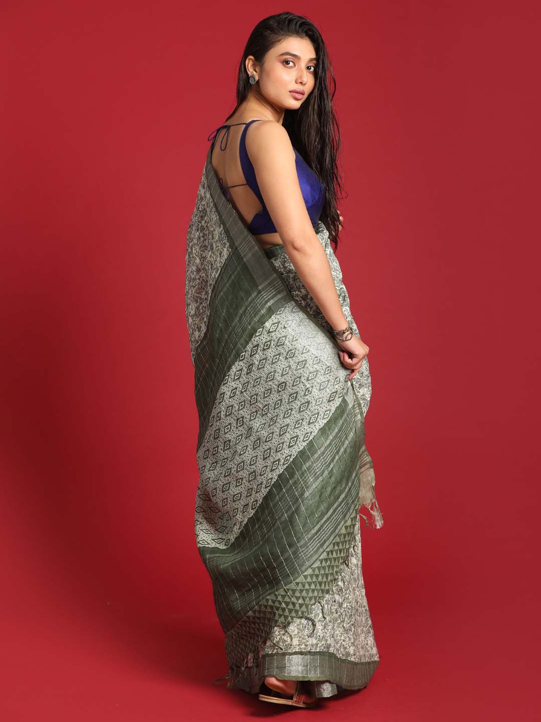 Indethnic Green Liva Printed Saree - View 3