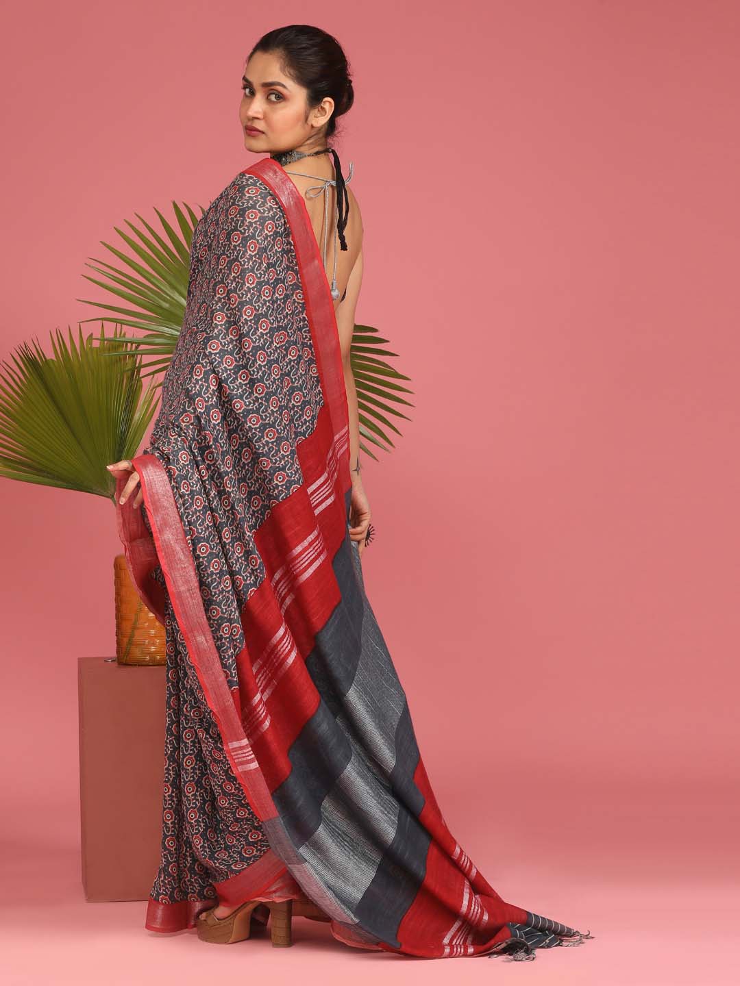 Indethnic Grey Liva Printed Saree - View 3