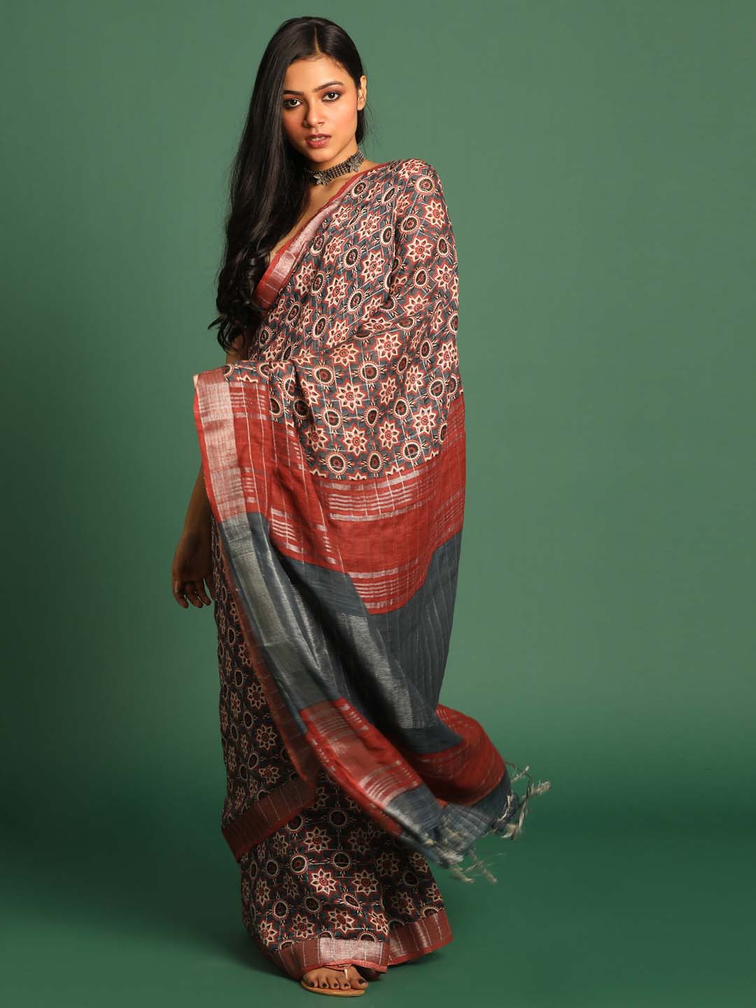 Indethnic Grey Liva Printed Saree - View 2