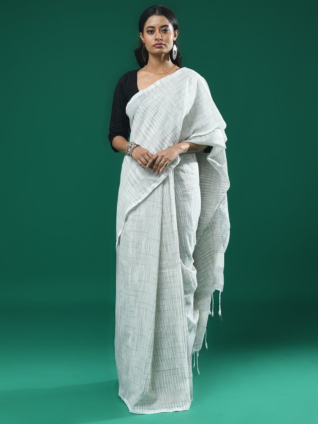 IVORY ELEGANCE (SAREE)