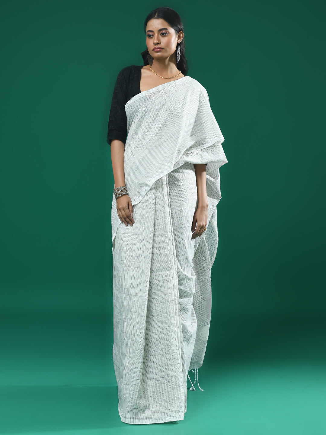 IVORY ELEGANCE (SAREE)