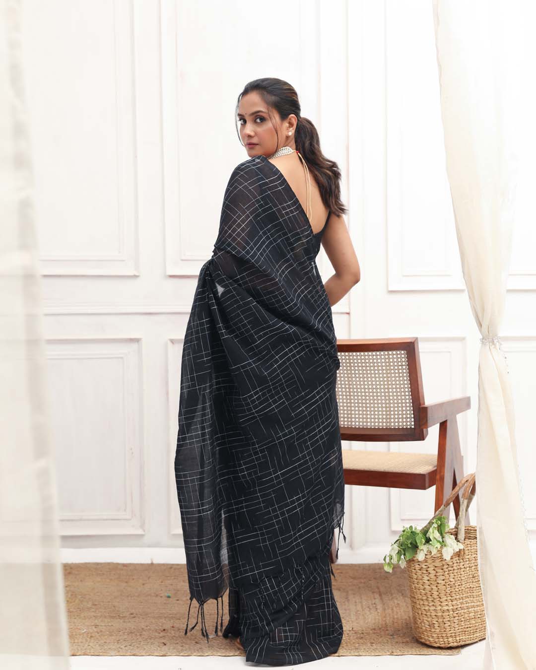 MIDNIGHT ELEGANCE (SAREE)