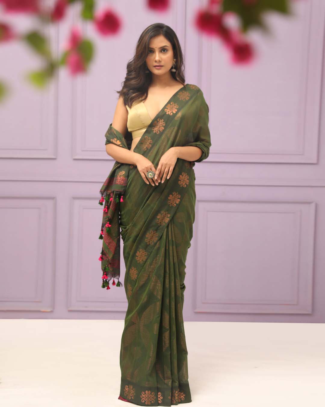 VERDANT ELEGANCE (SAREE)