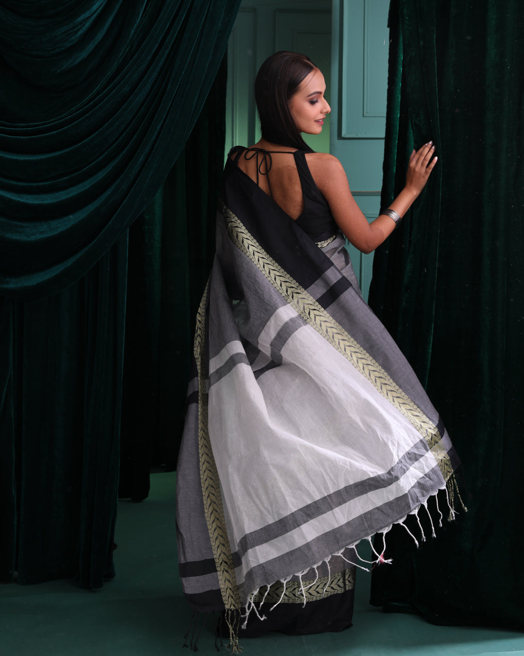 SUBTLE ELEGANCE (SAREE)