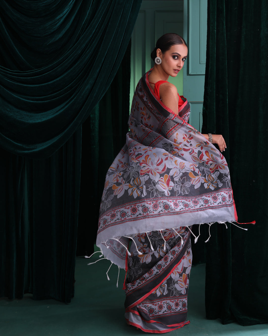 Jamdani Grey Printed  Wear  Saree