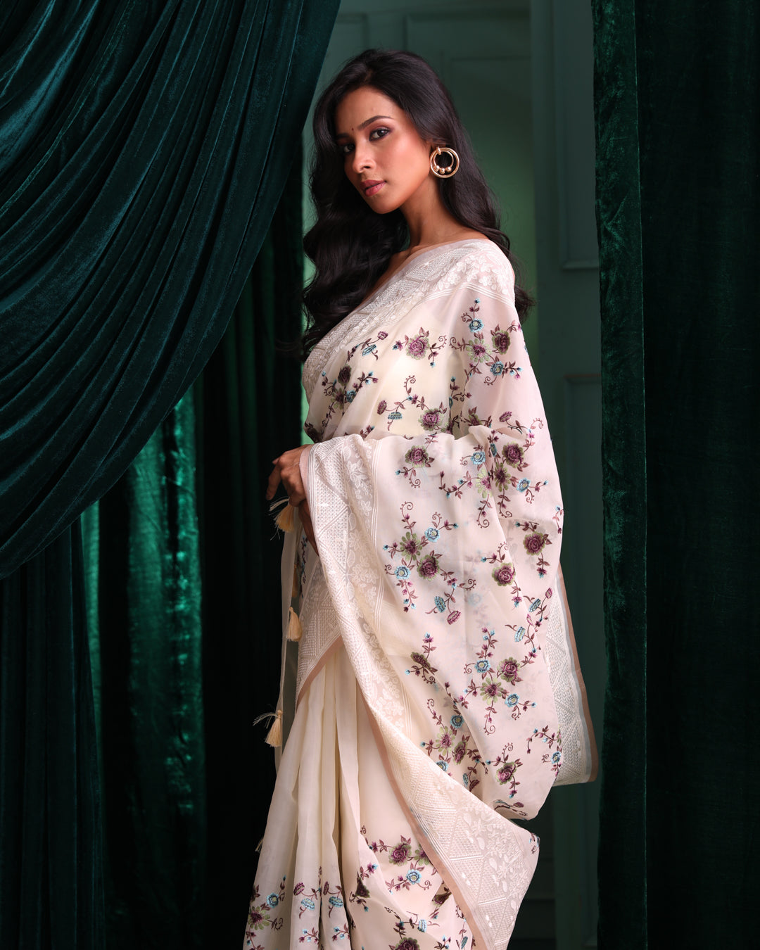 IVORY ELEGANCE (SAREE)