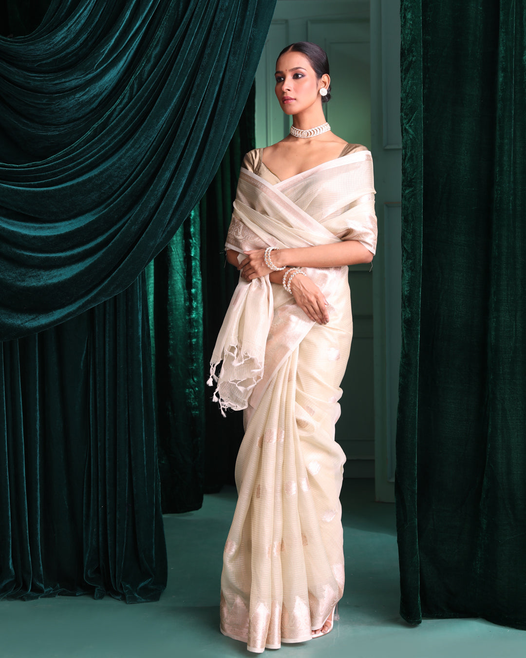 IVORY SPLENDOR (BANARASI ART SILK SAREE)