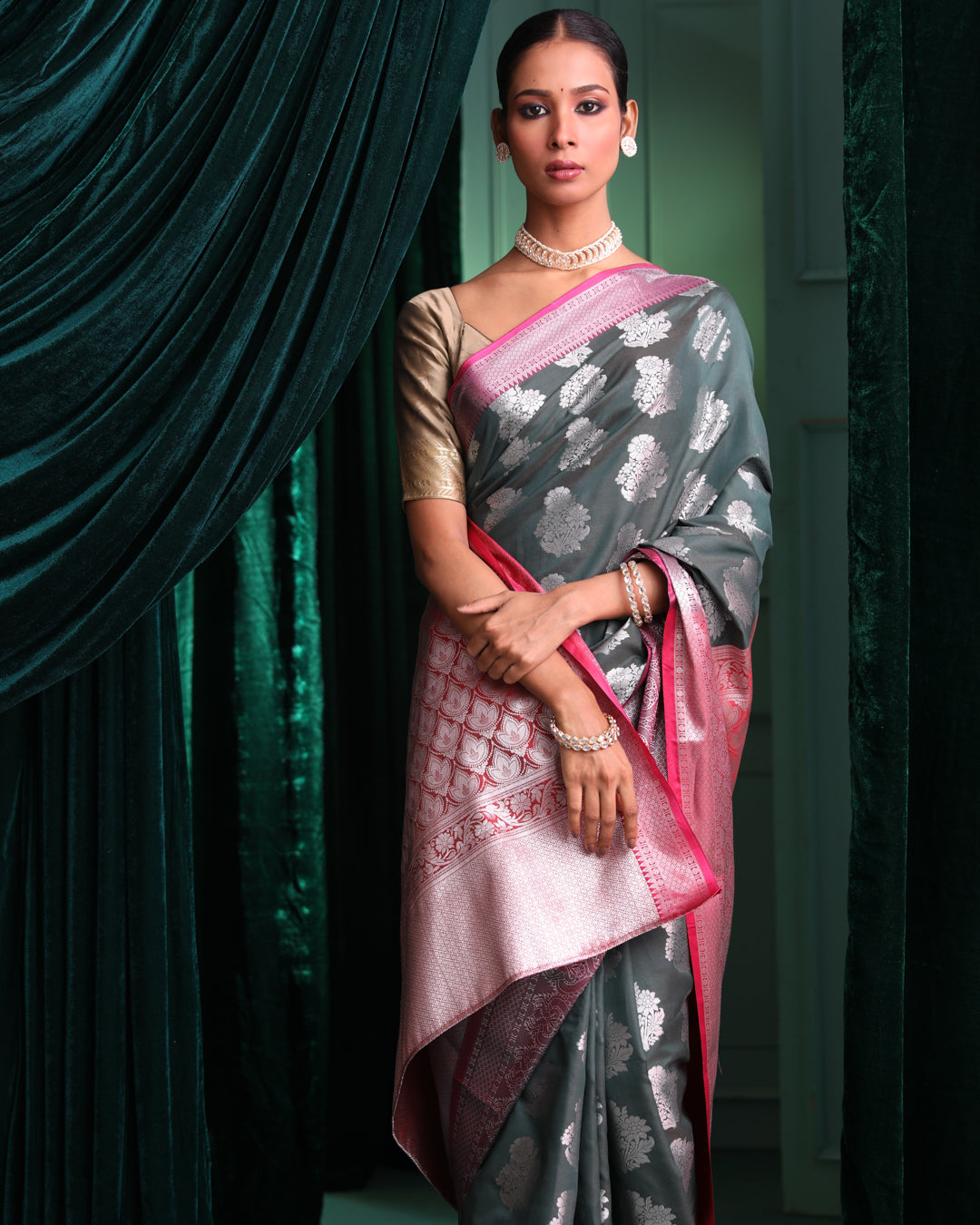 VERDANT MAJESTY (SAREE)