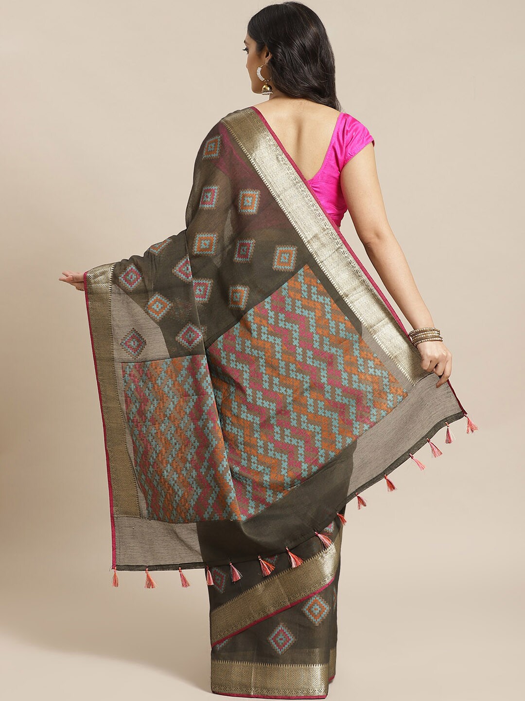 Indethnic Black Pure Cotton Solid Saree - View 2