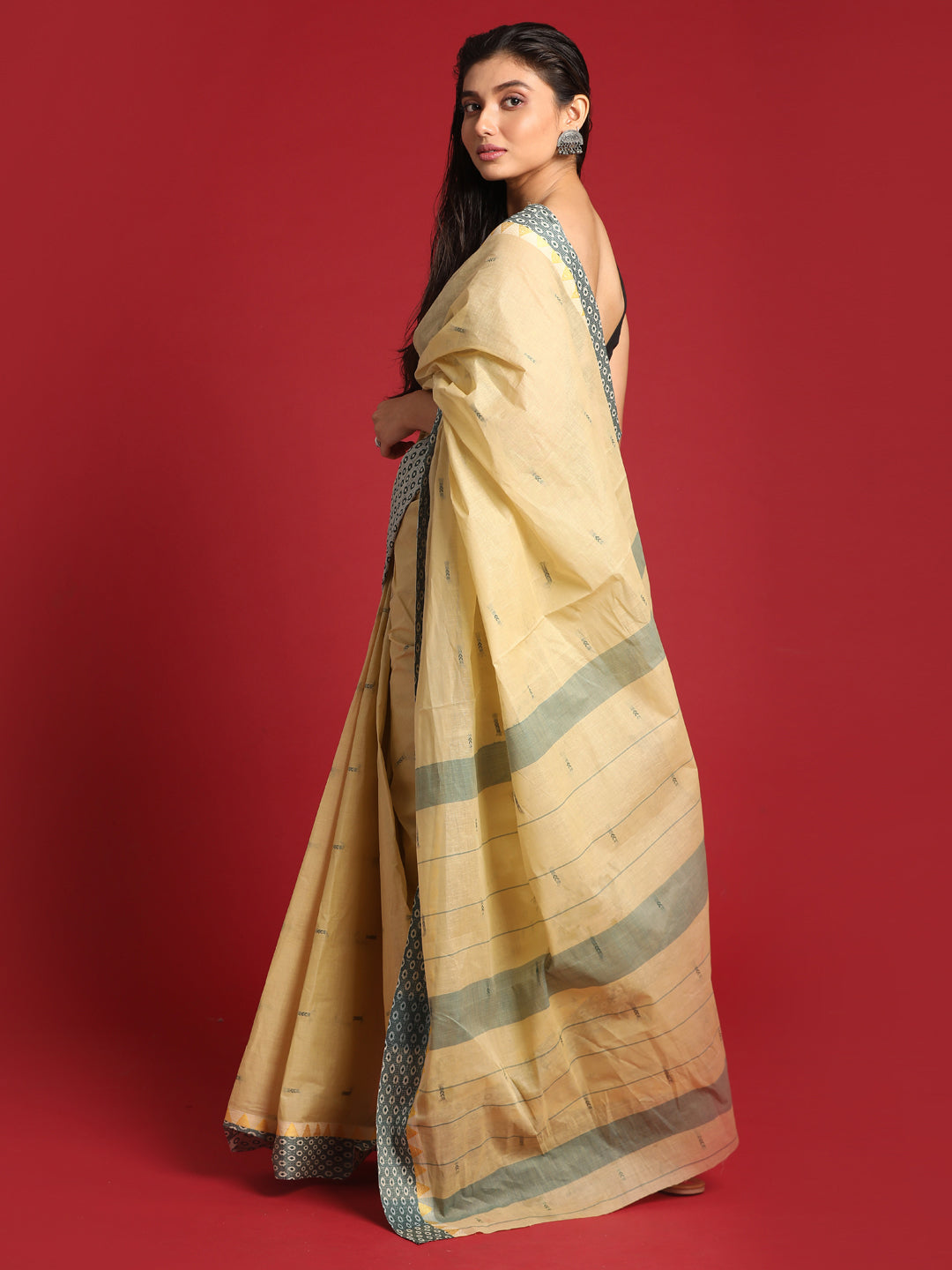 Indethnic Beige Woven Design Saree - View 3