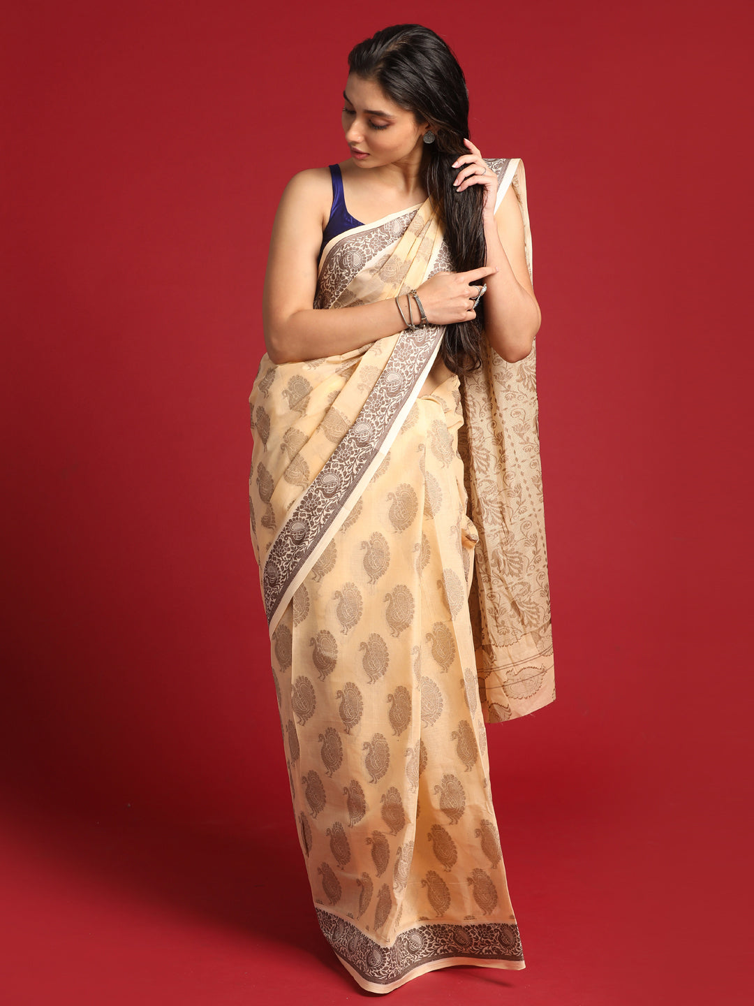 Indethnic Beige Woven Design Saree - View 3